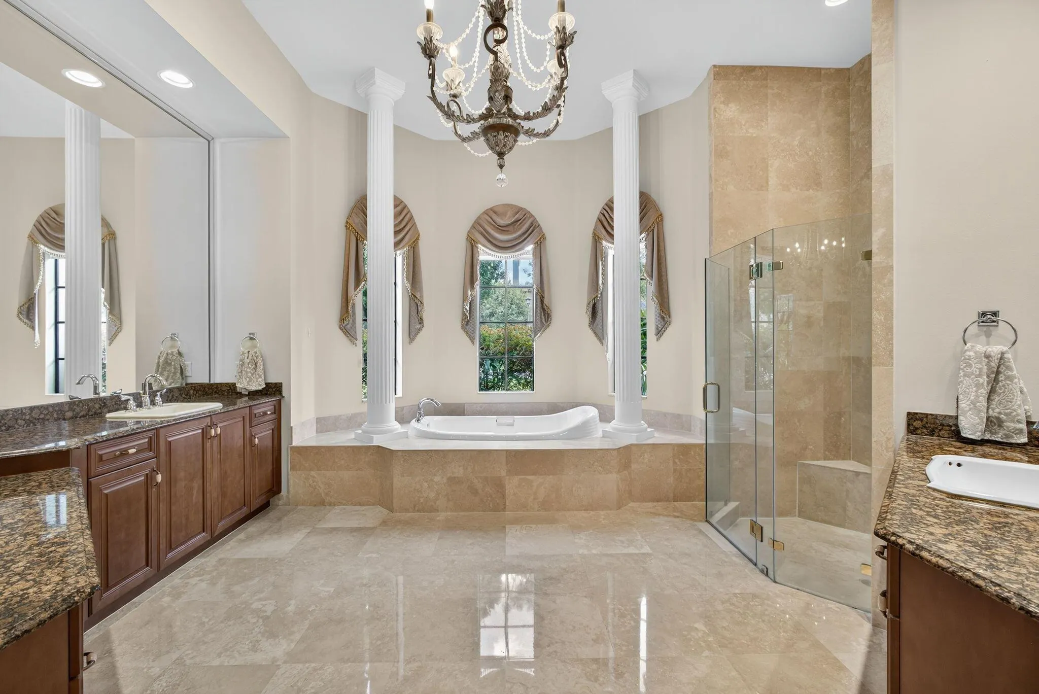 10514 Versailles Boulevard