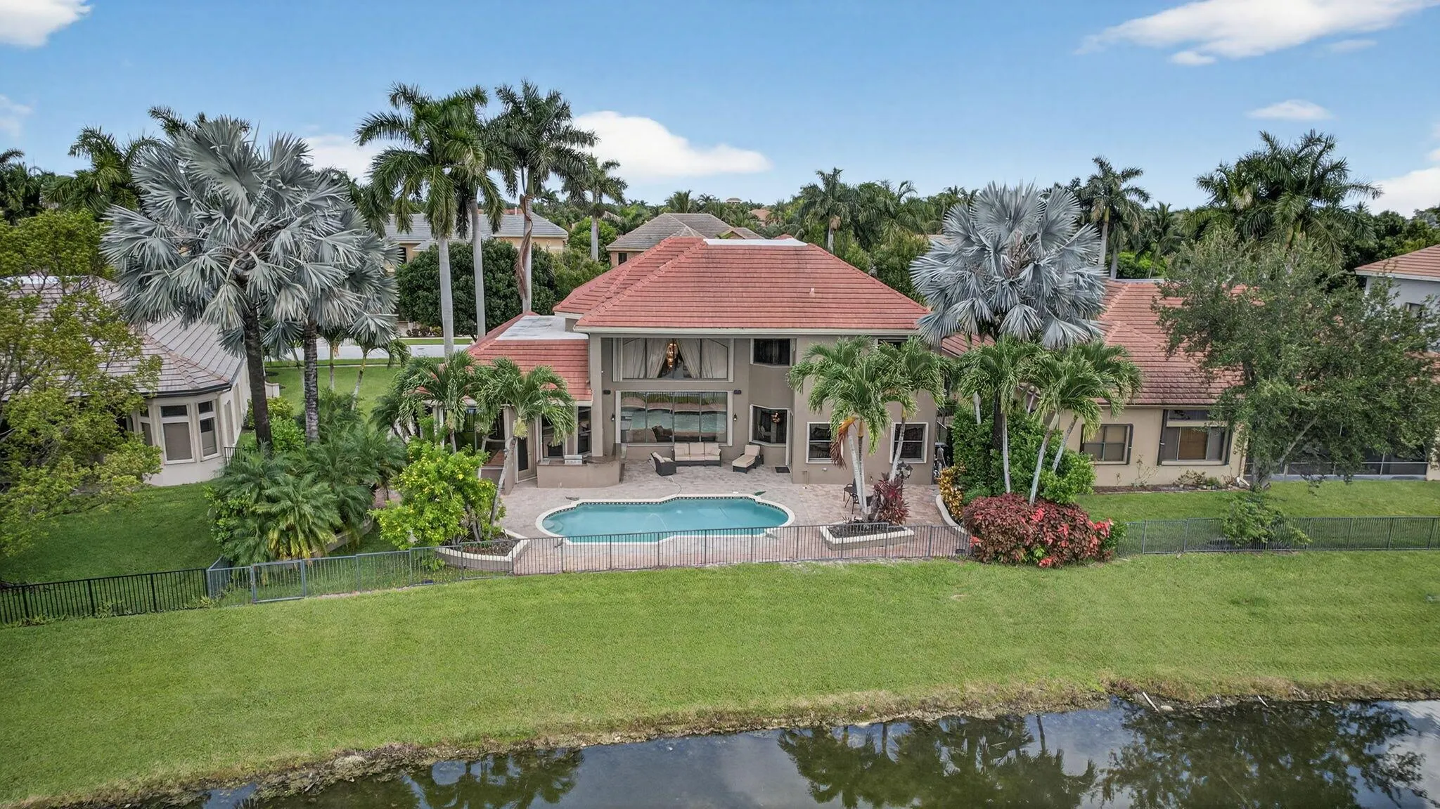 10514 Versailles Boulevard