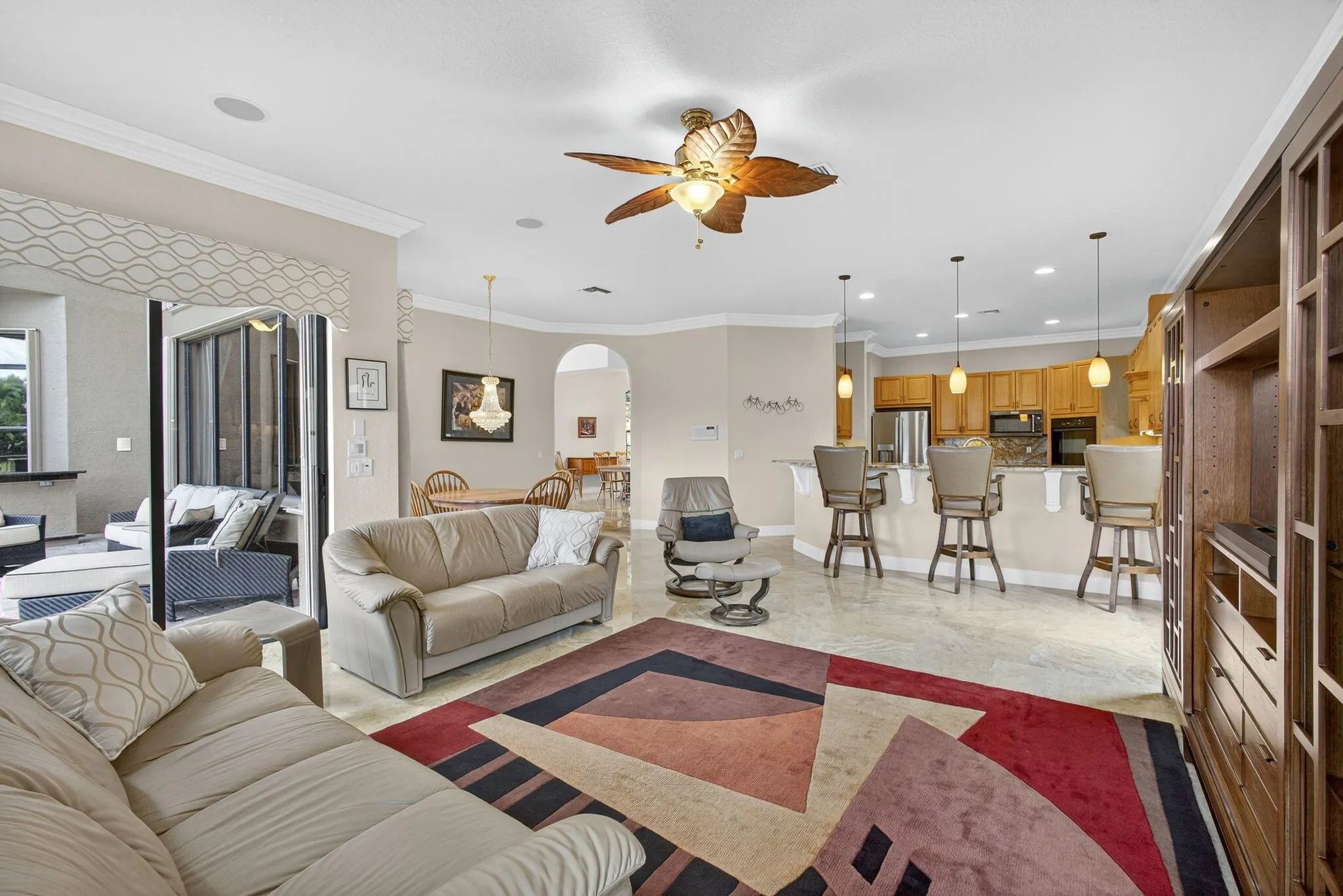 10514 Versailles Boulevard