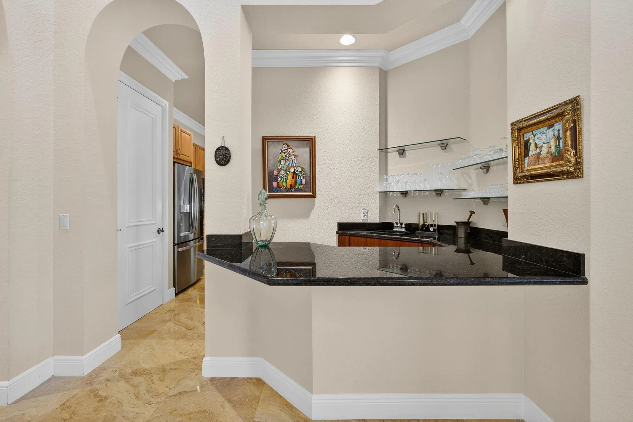 10514 Versailles Boulevard