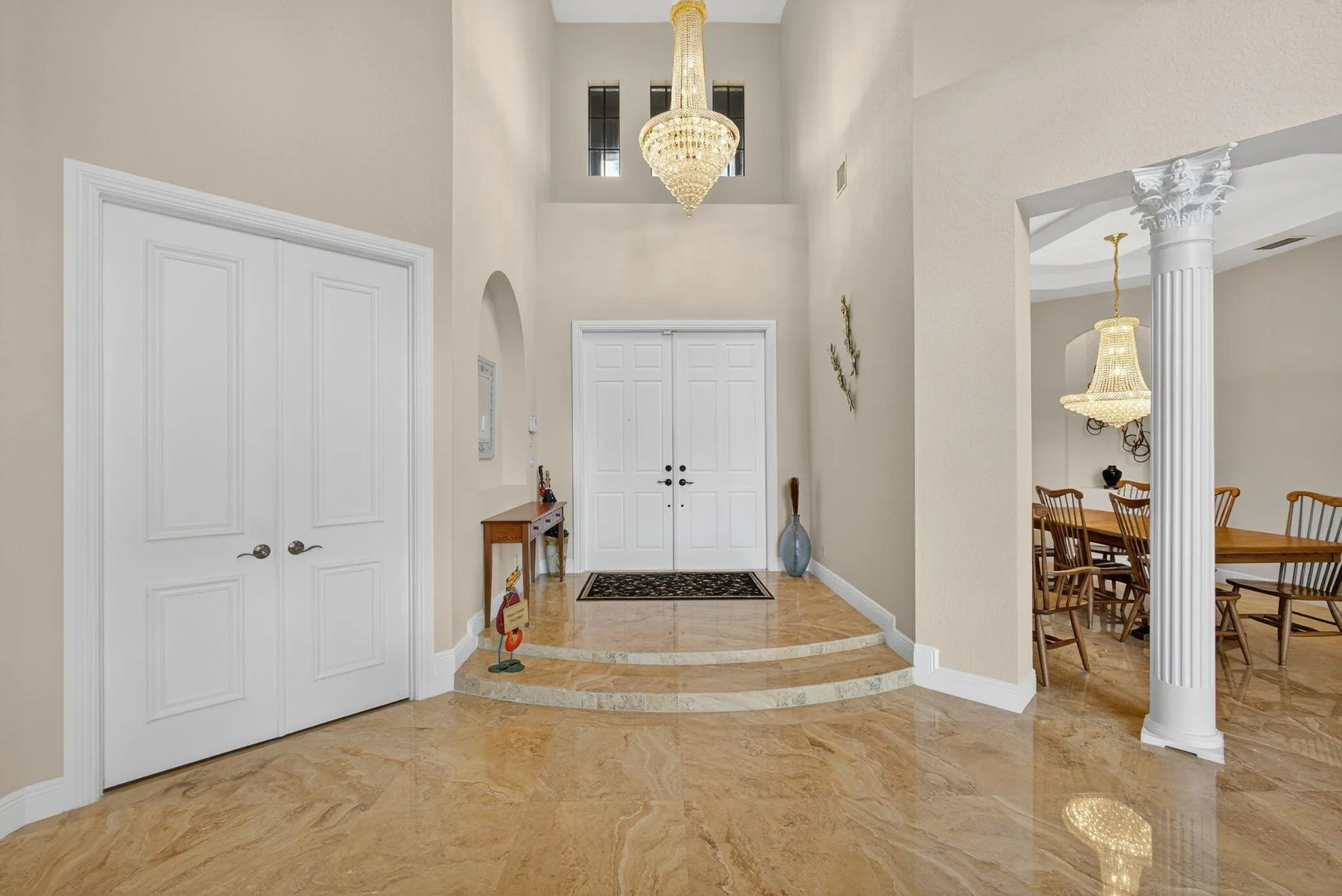 10514 Versailles Boulevard