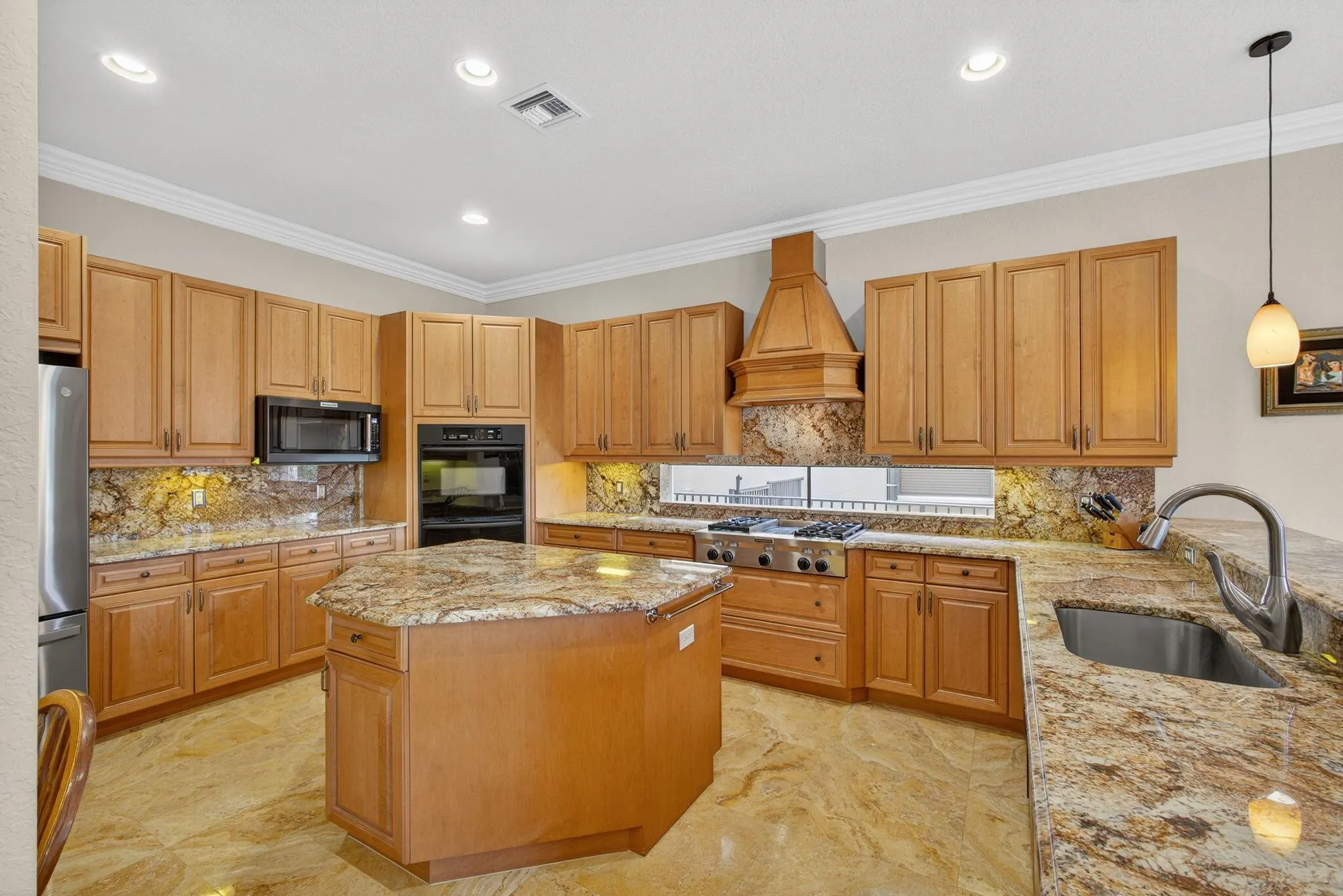 10514 Versailles Boulevard
