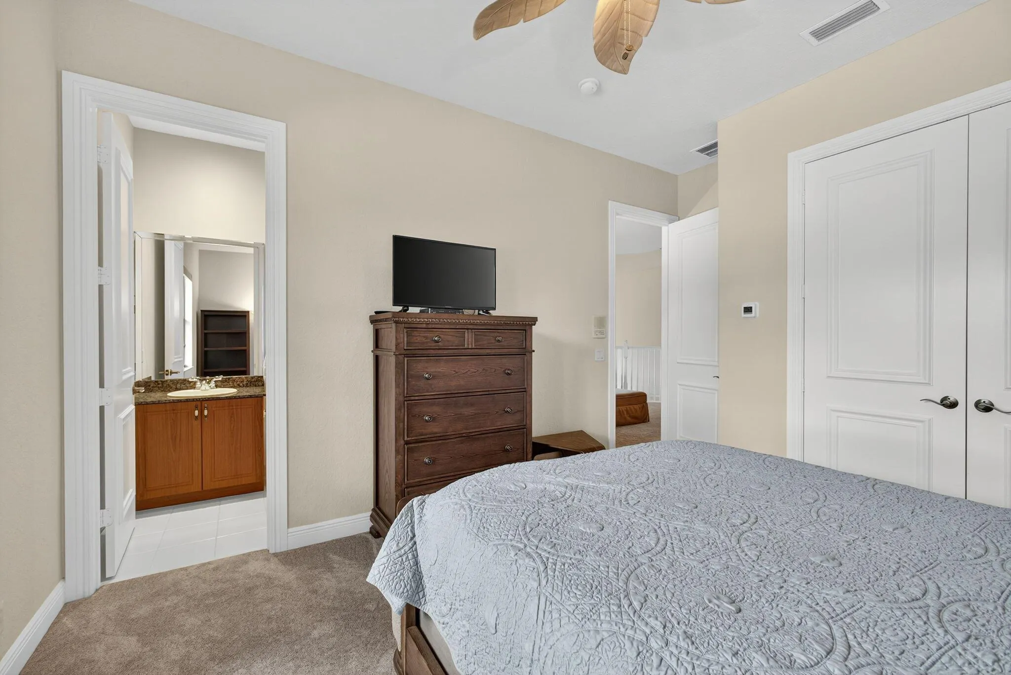 10514 Versailles Boulevard