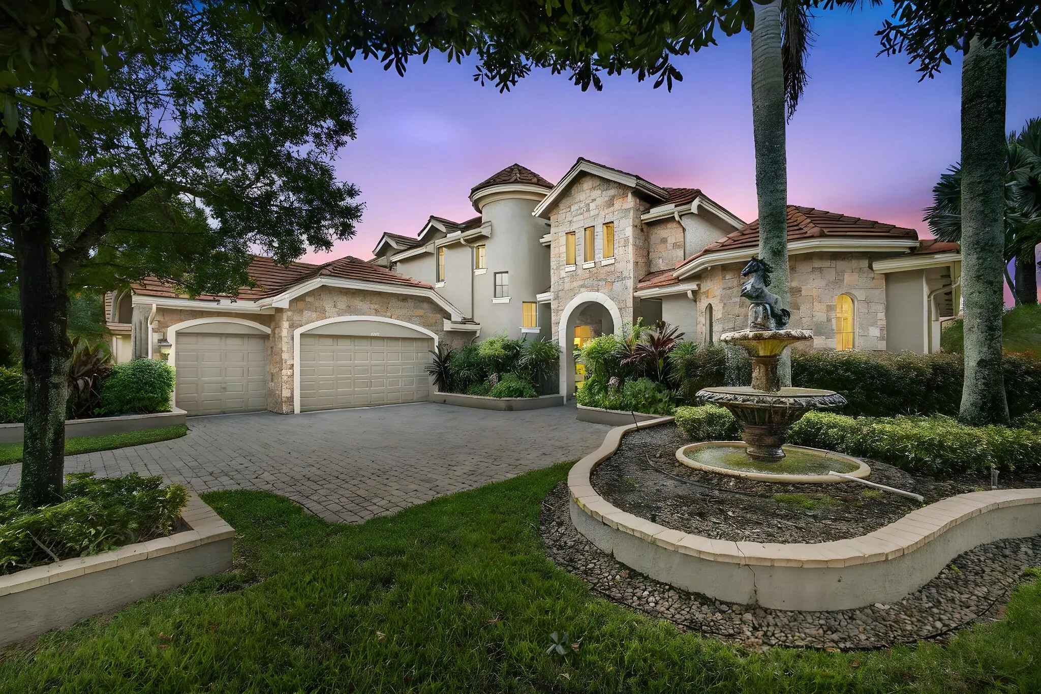 10514 Versailles Boulevard