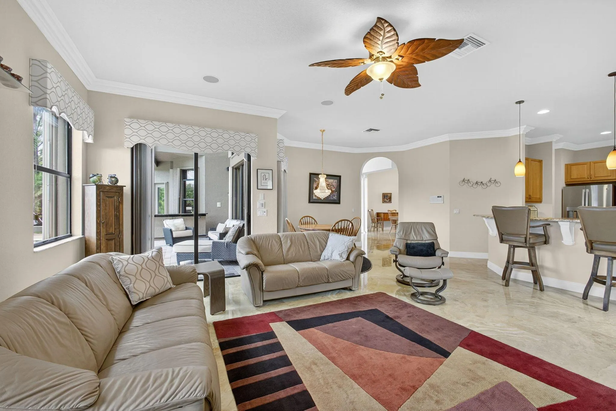 10514 Versailles Boulevard
