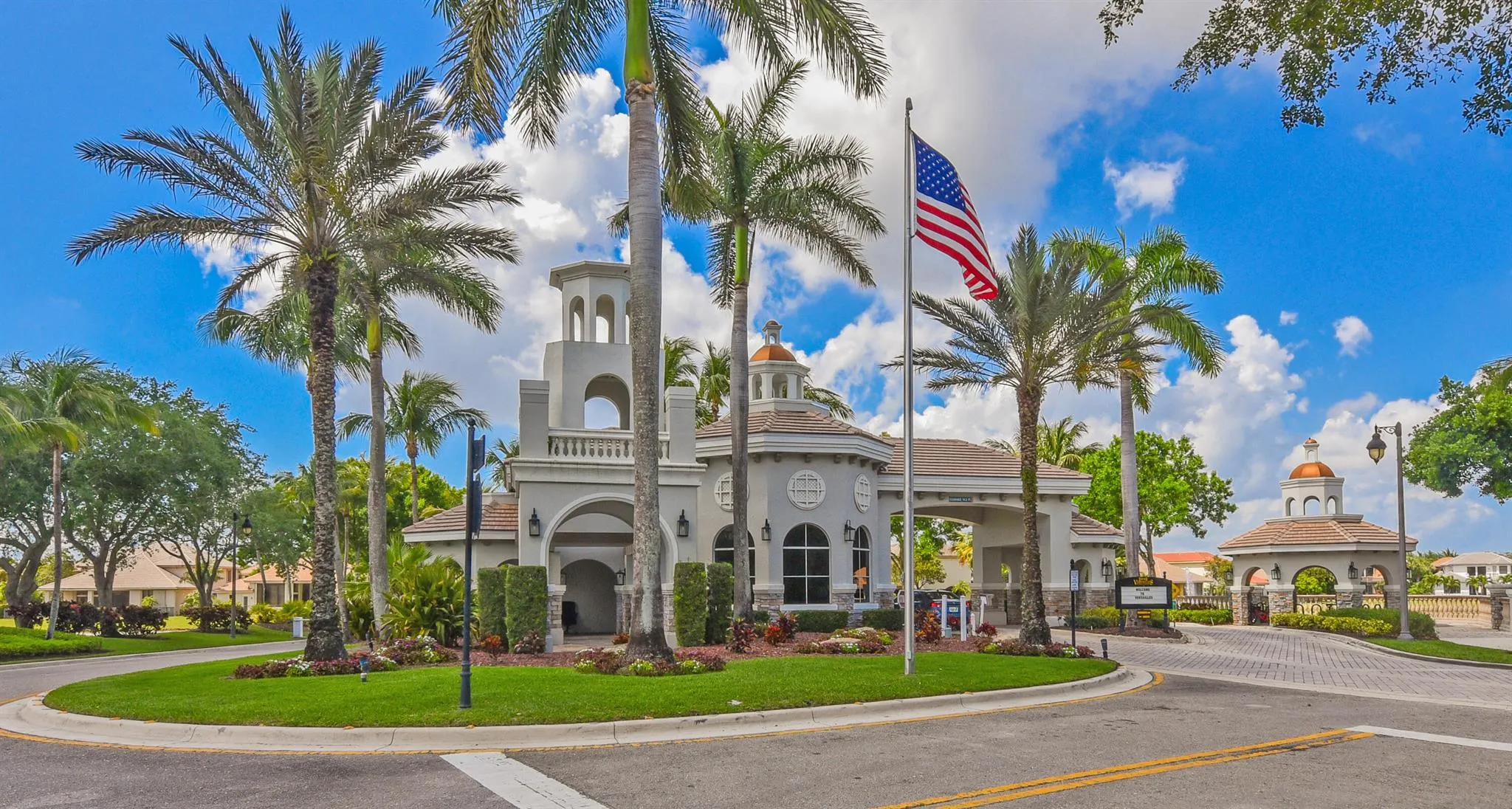 10514 Versailles Boulevard