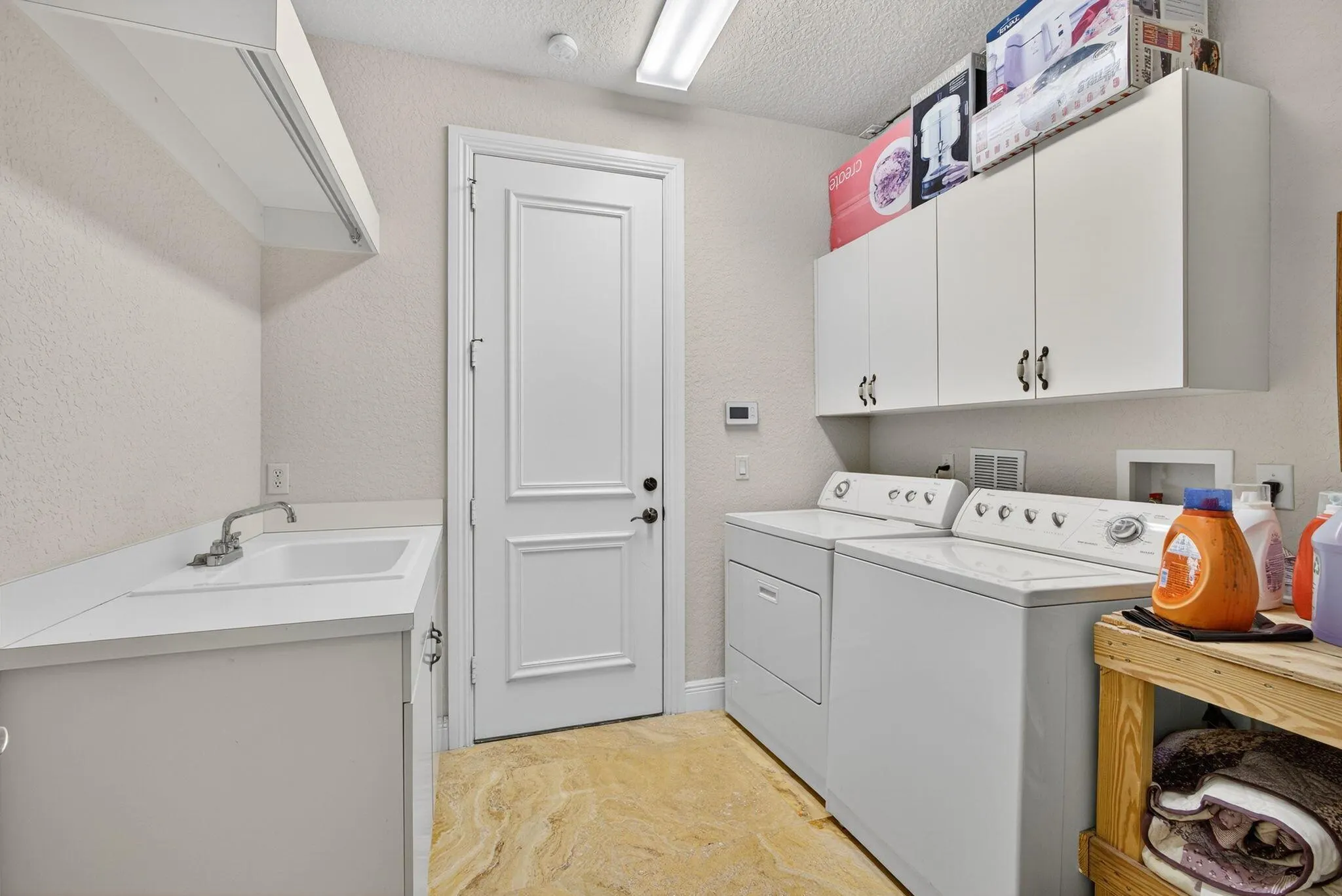 10514 Versailles Boulevard