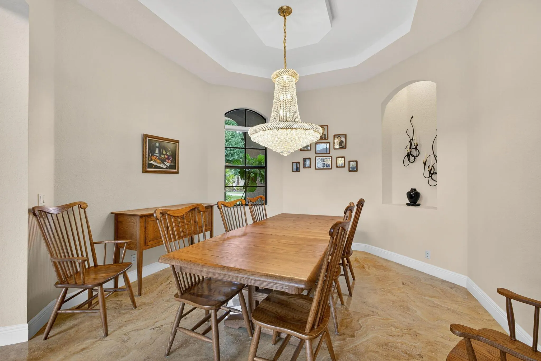 10514 Versailles Boulevard