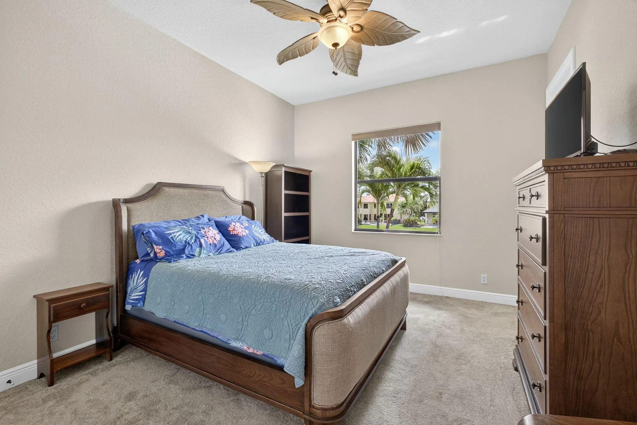 10514 Versailles Boulevard