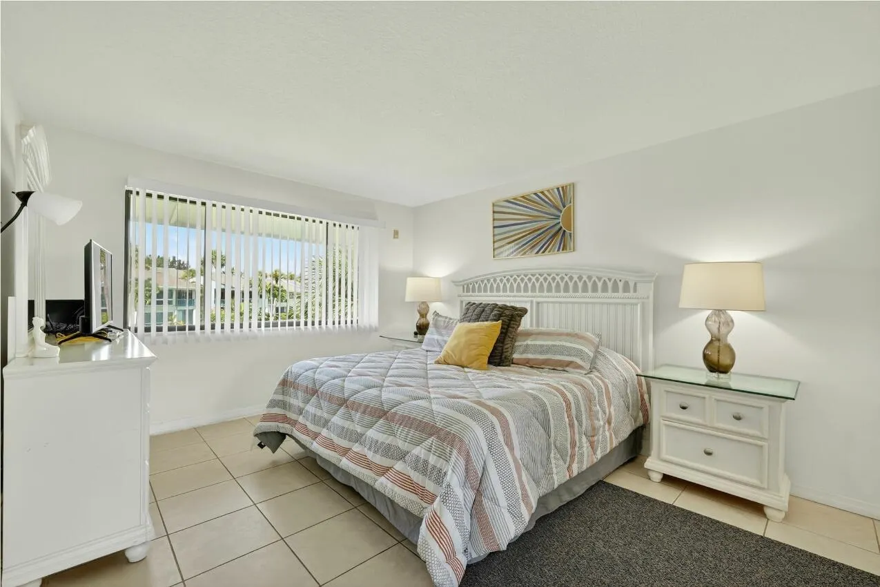 2400 S Ocean Drive, #5623