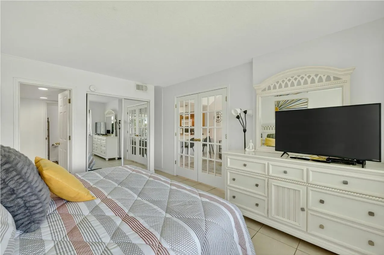 2400 S Ocean Drive, #5623