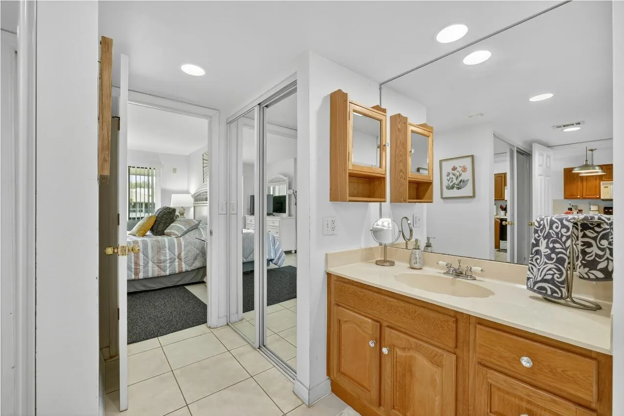 2400 S Ocean Drive, #5623