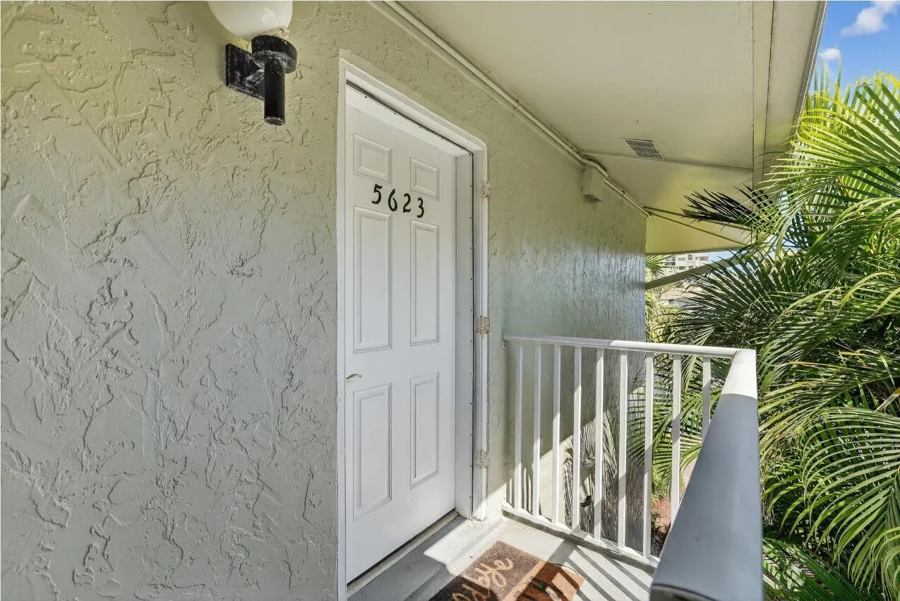 2400 S Ocean Drive, #5623