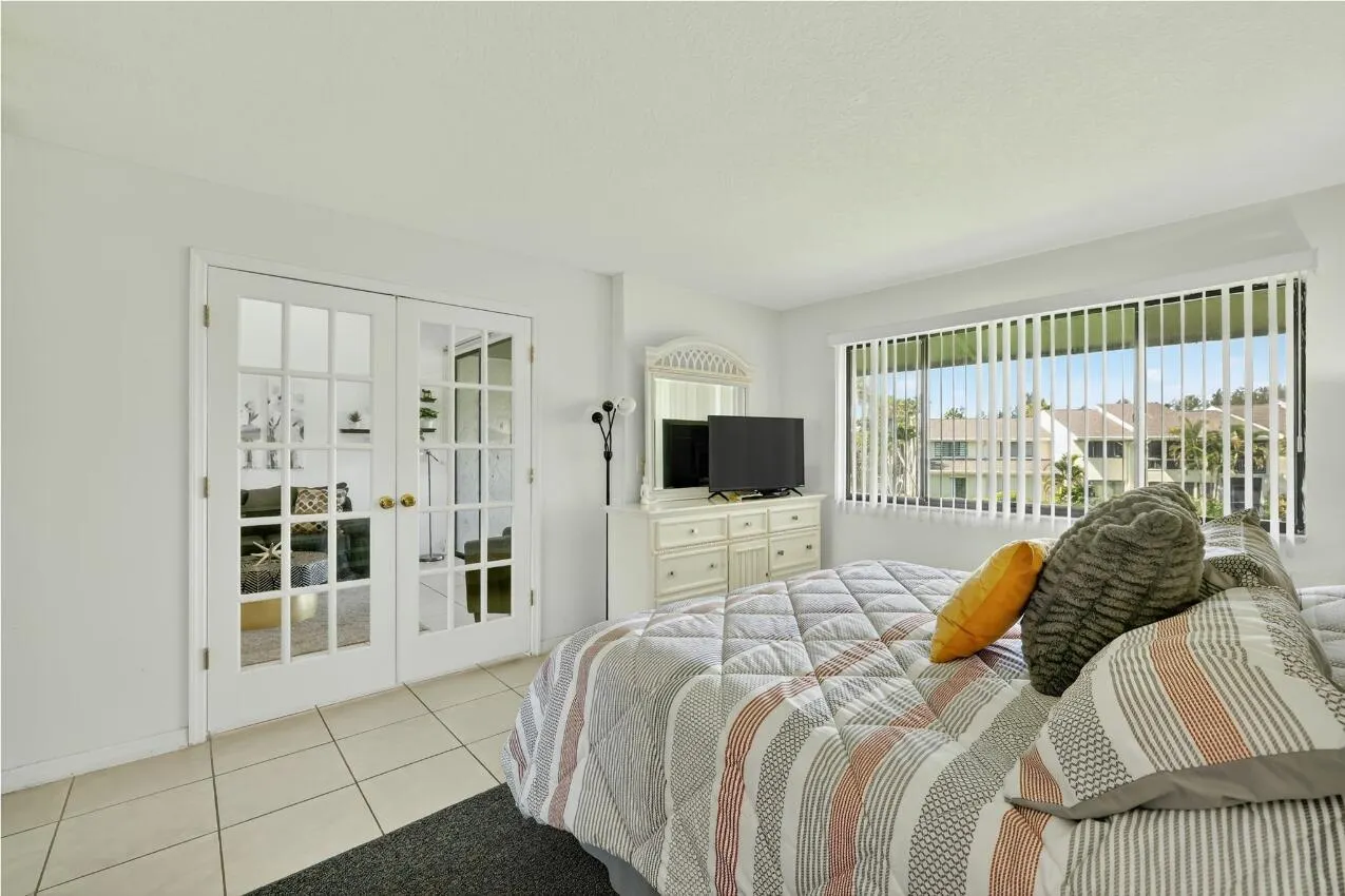 2400 S Ocean Drive, #5623
