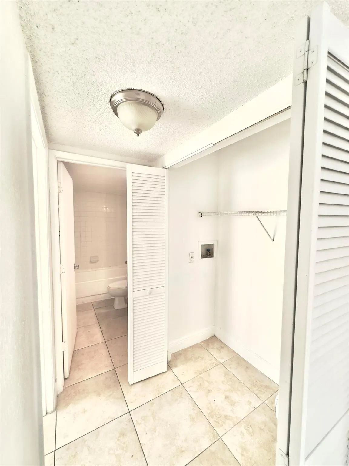 1461 Windorah B Way, #B