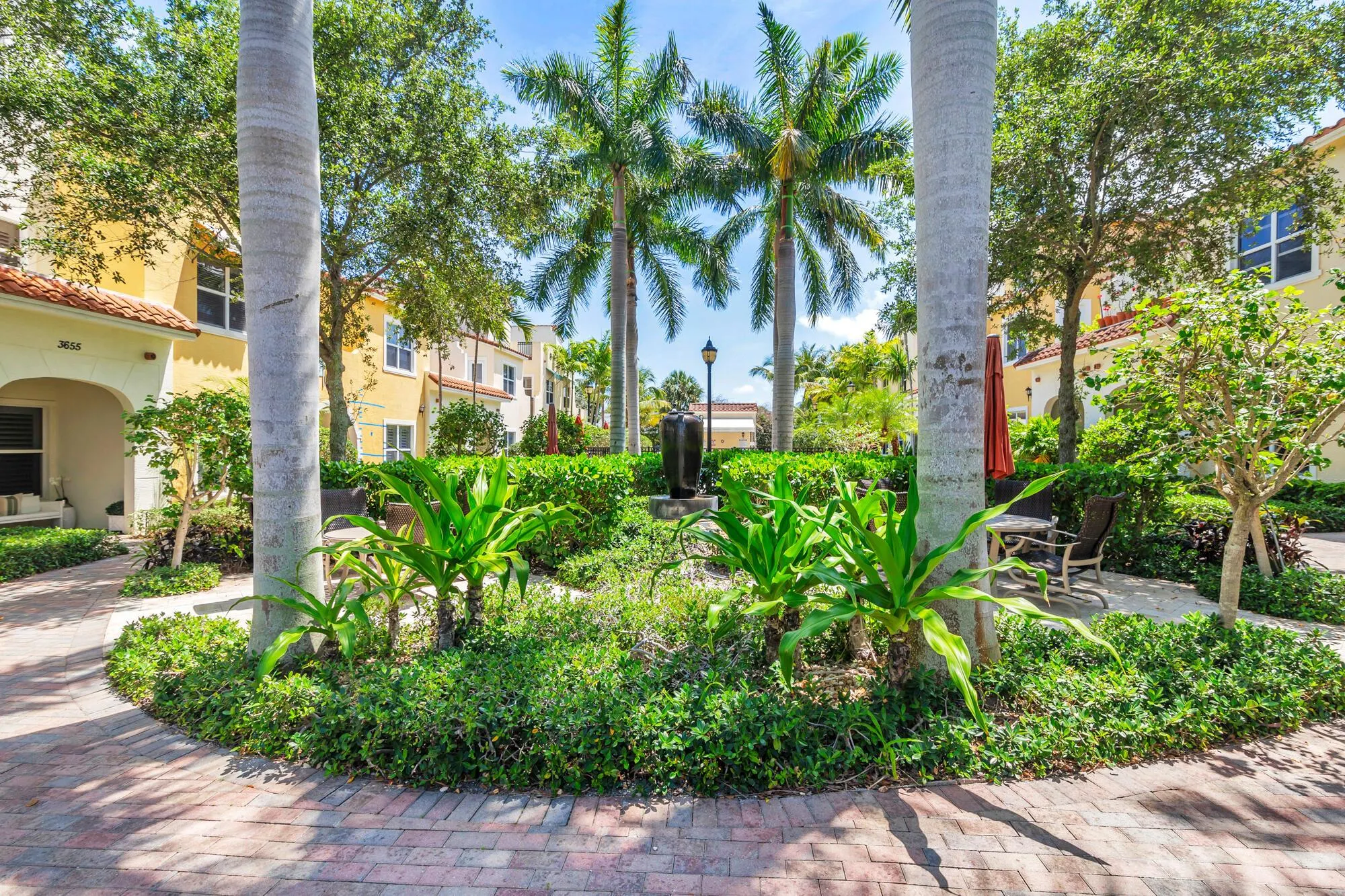 3672 Vintage Way