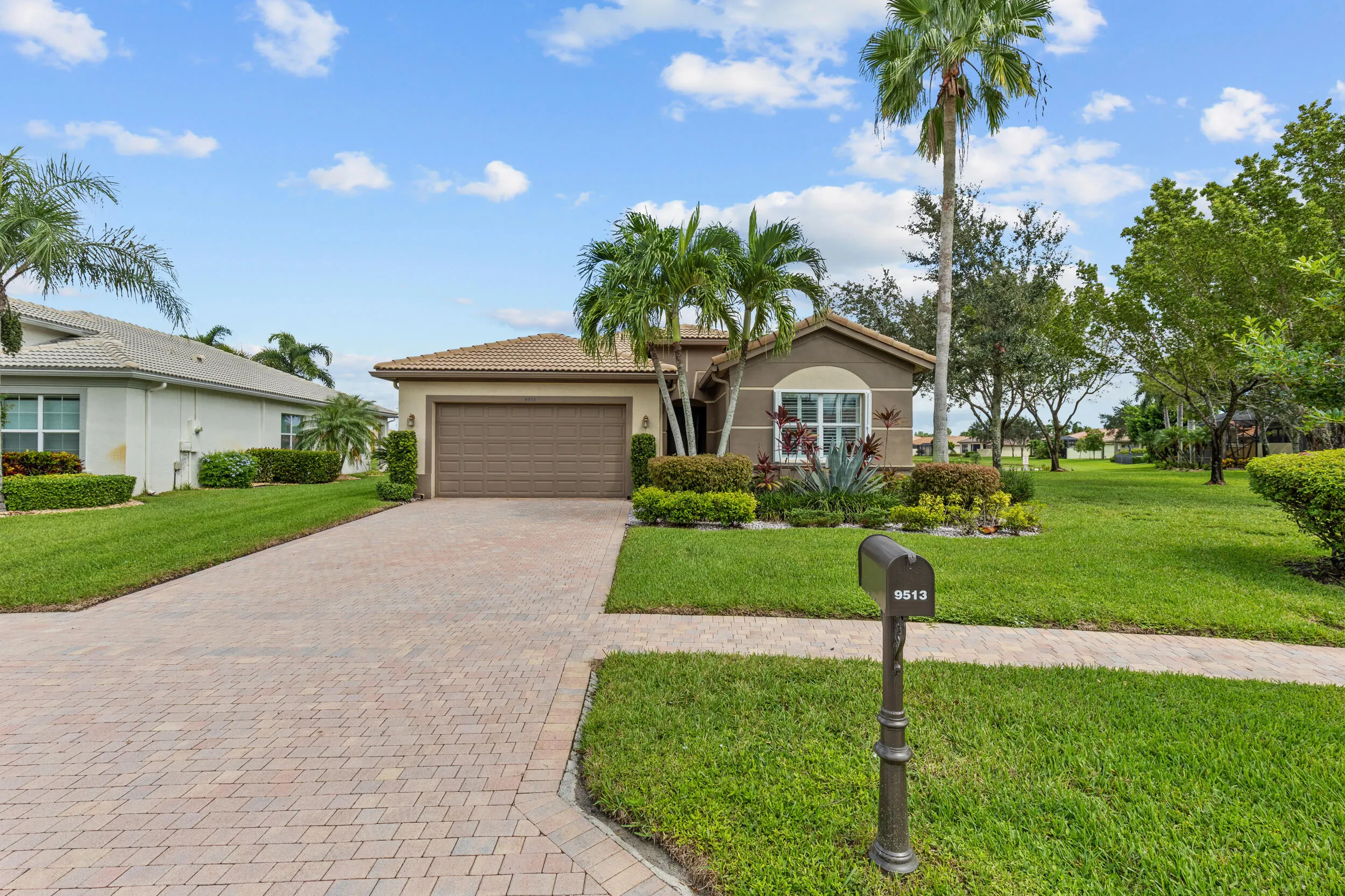 9513 Isles Cay Drive