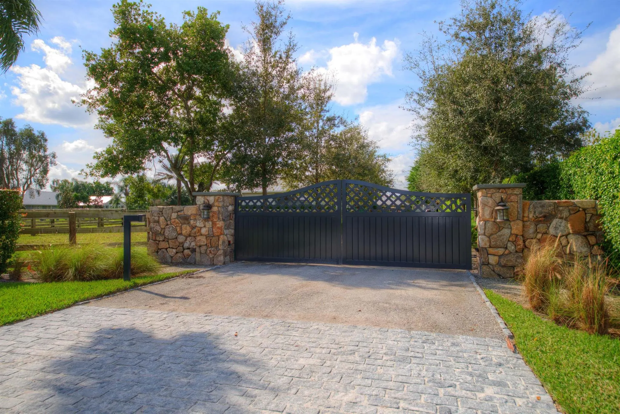 14530 Laurel Trail