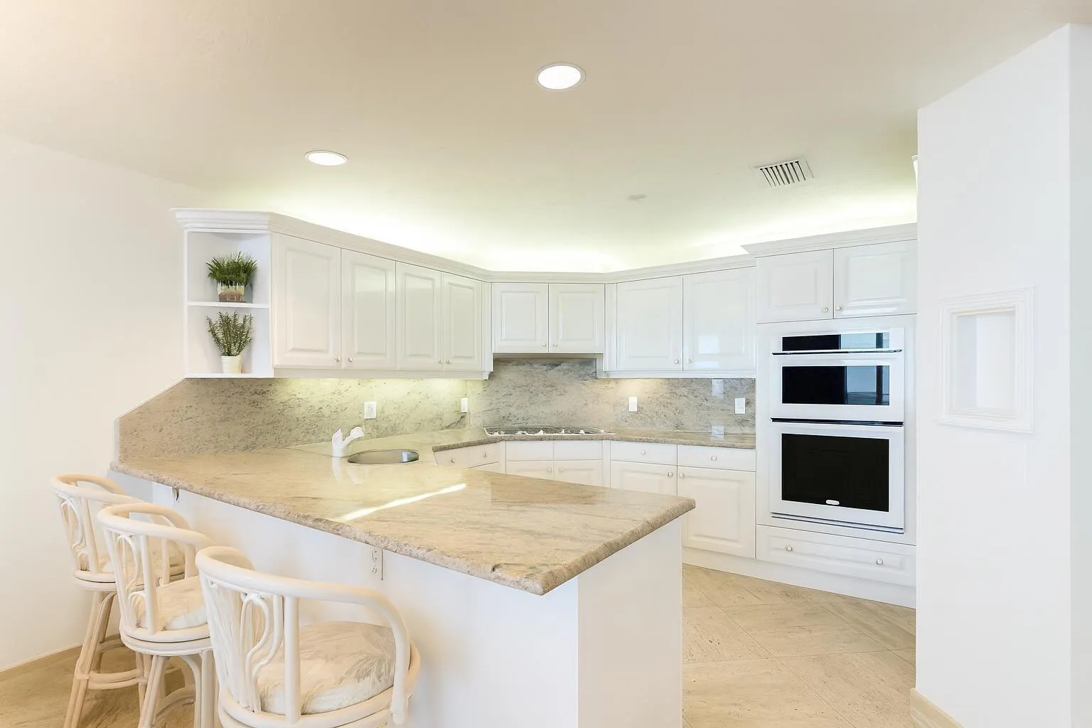 800 Ocean Drive, #803