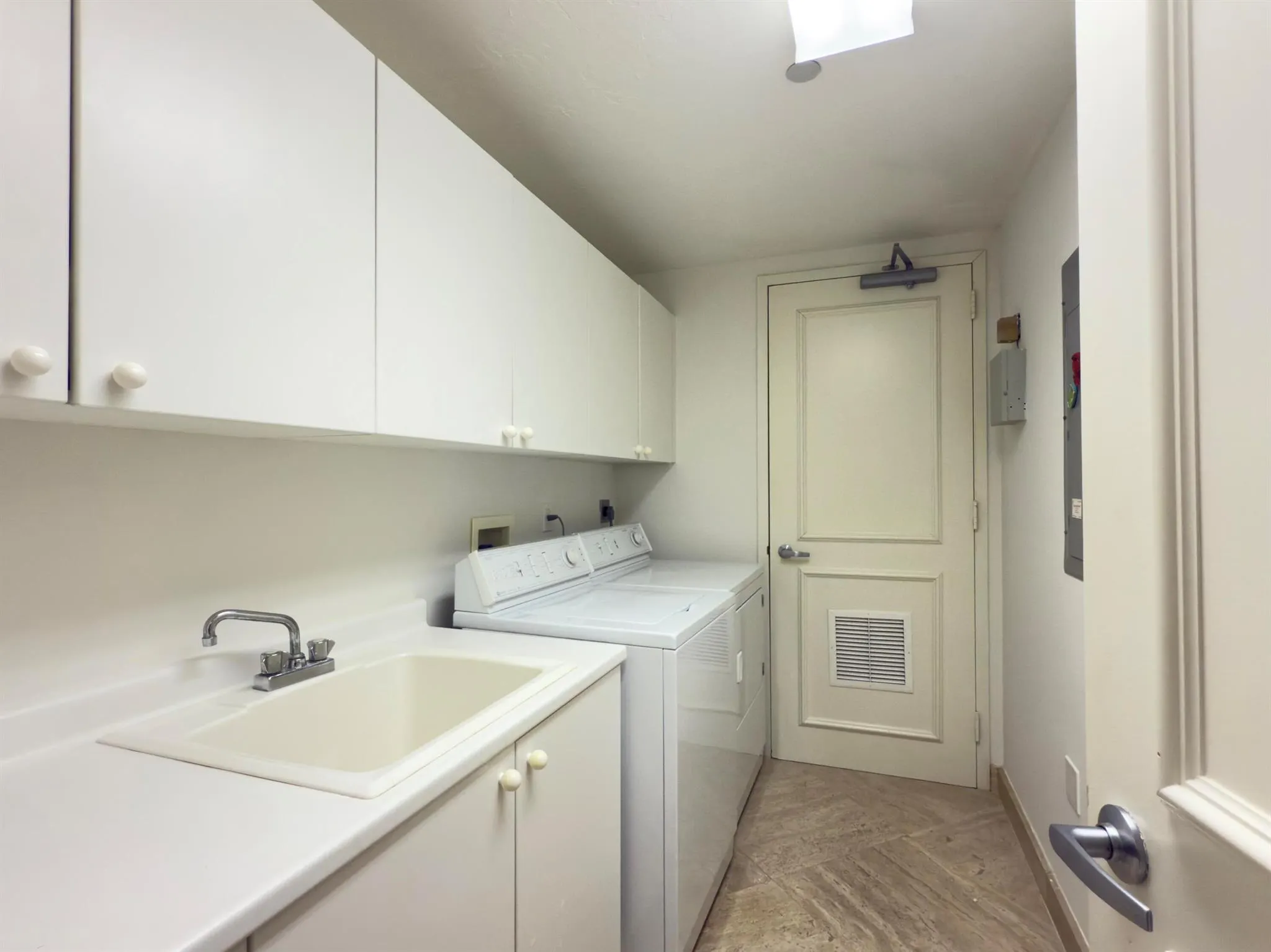 800 Ocean Drive, #803