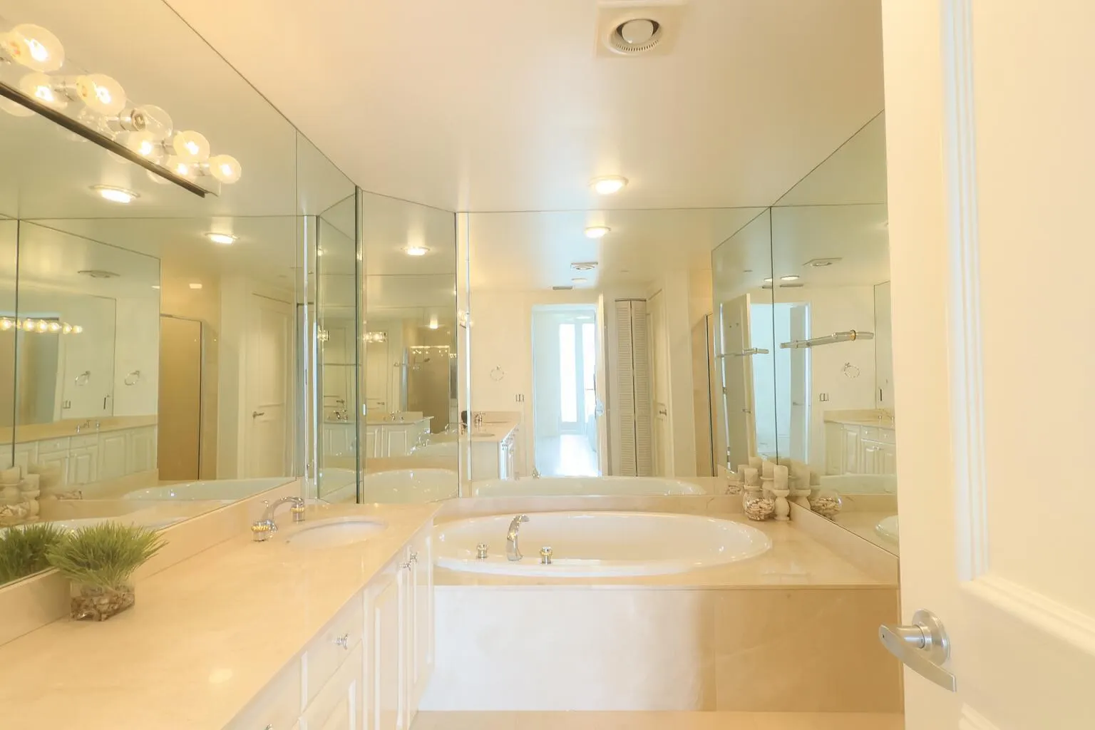800 Ocean Drive, #803