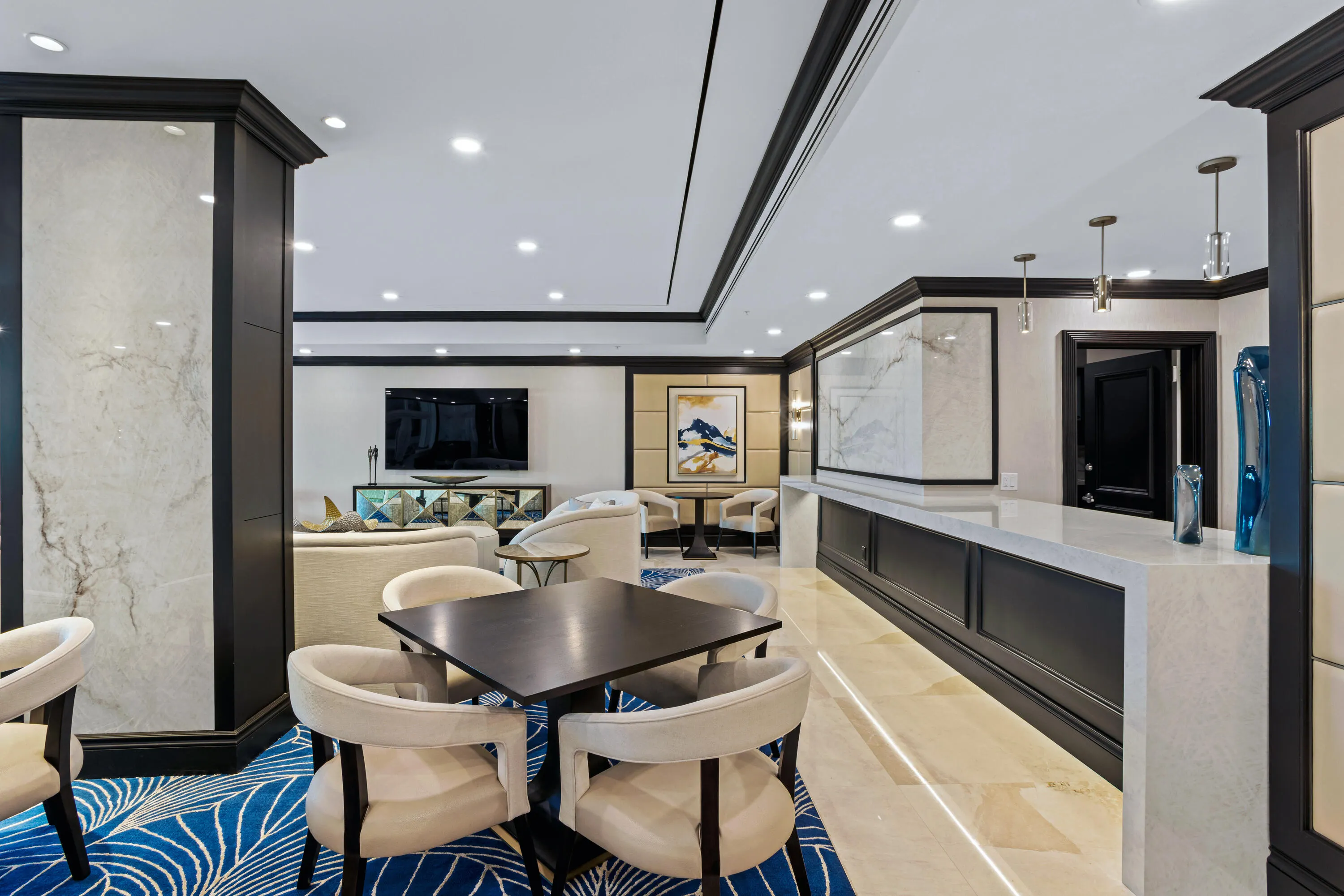 1063 Hillsboro Mile, #606