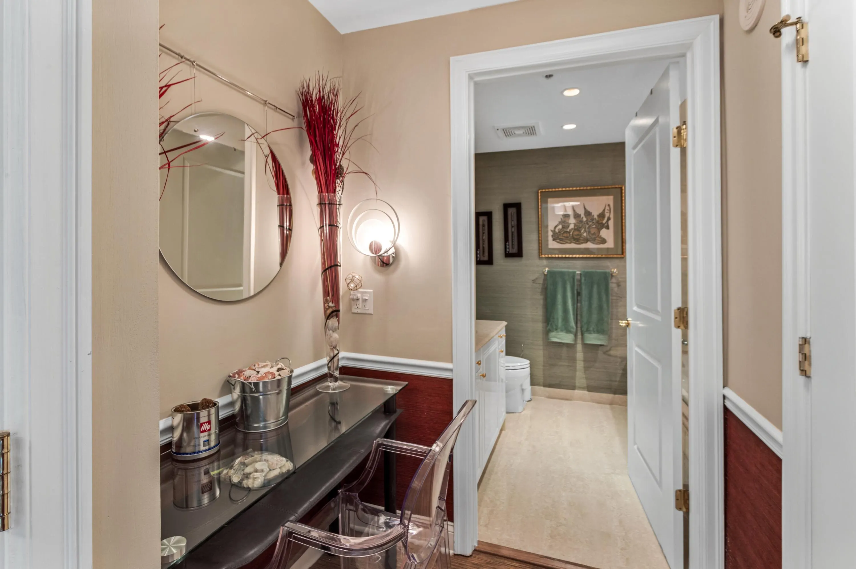 1063 Hillsboro Mile, #606