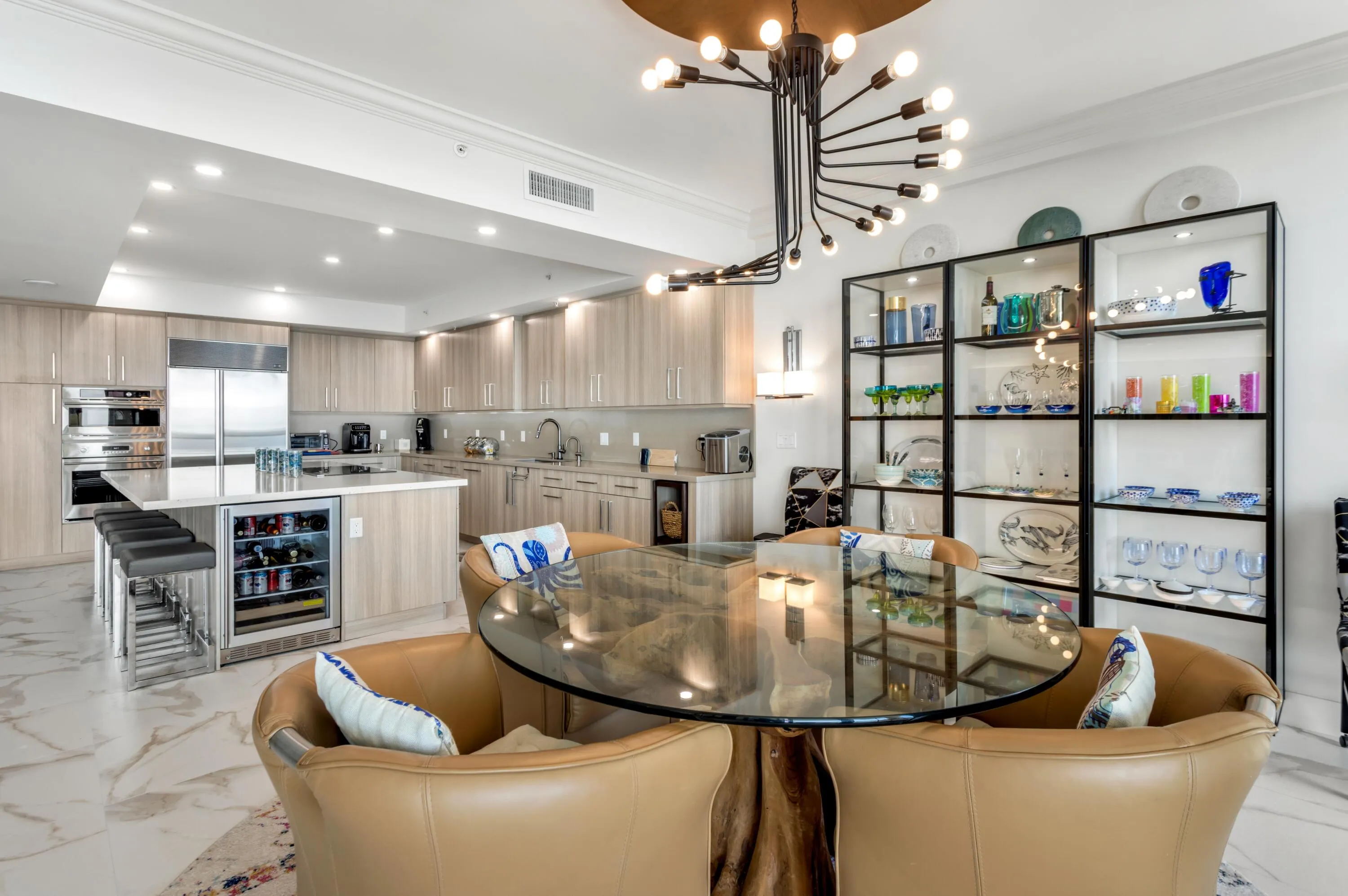 1063 Hillsboro Mile, #606