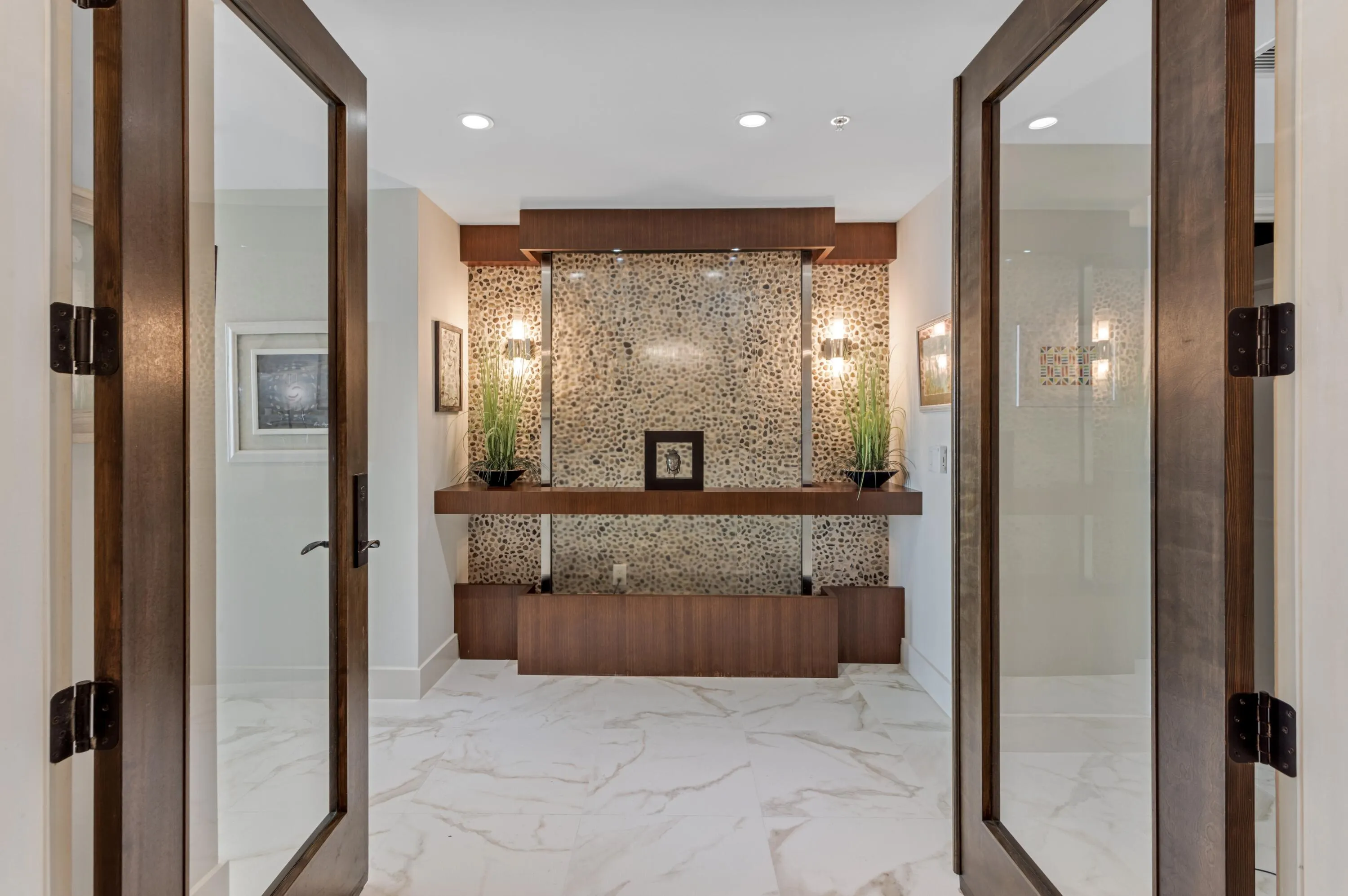 1063 Hillsboro Mile, #606