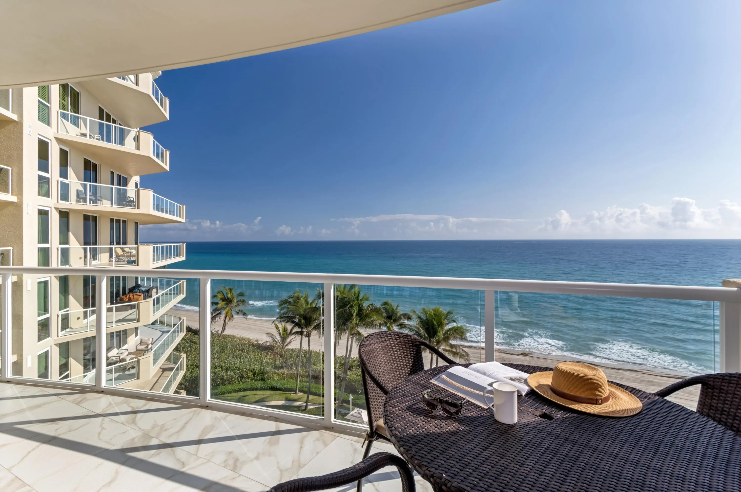 1063 Hillsboro Mile, #606