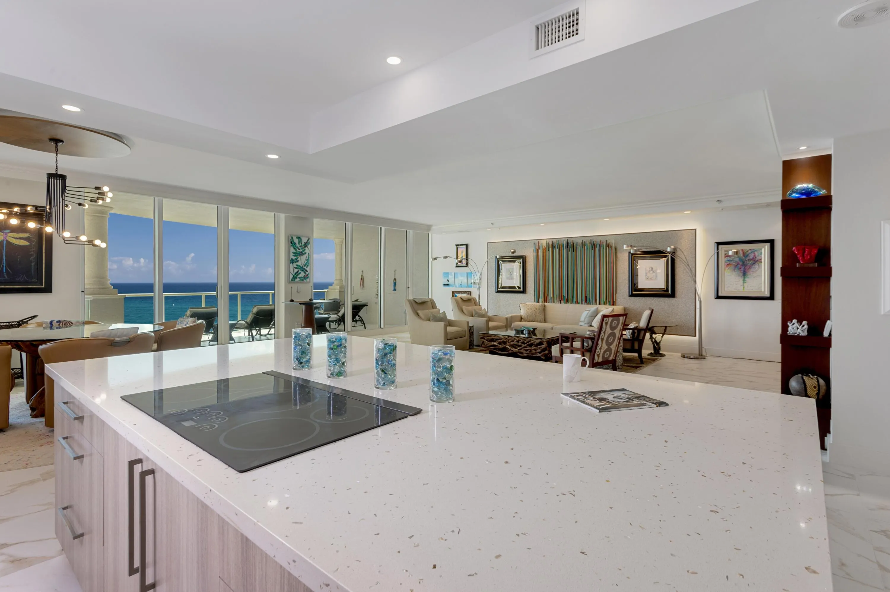 1063 Hillsboro Mile, #606