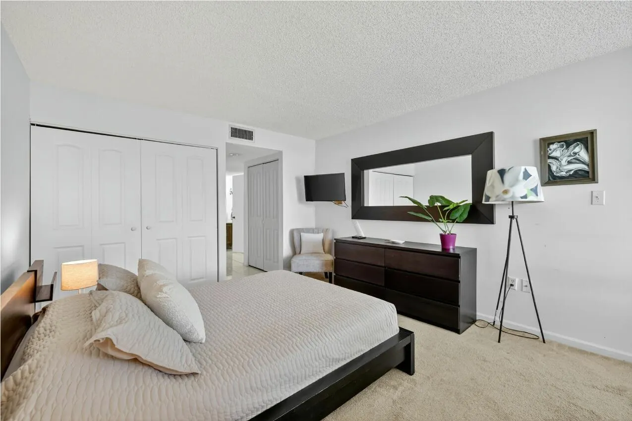 2400 S Ocean Drive, #7333