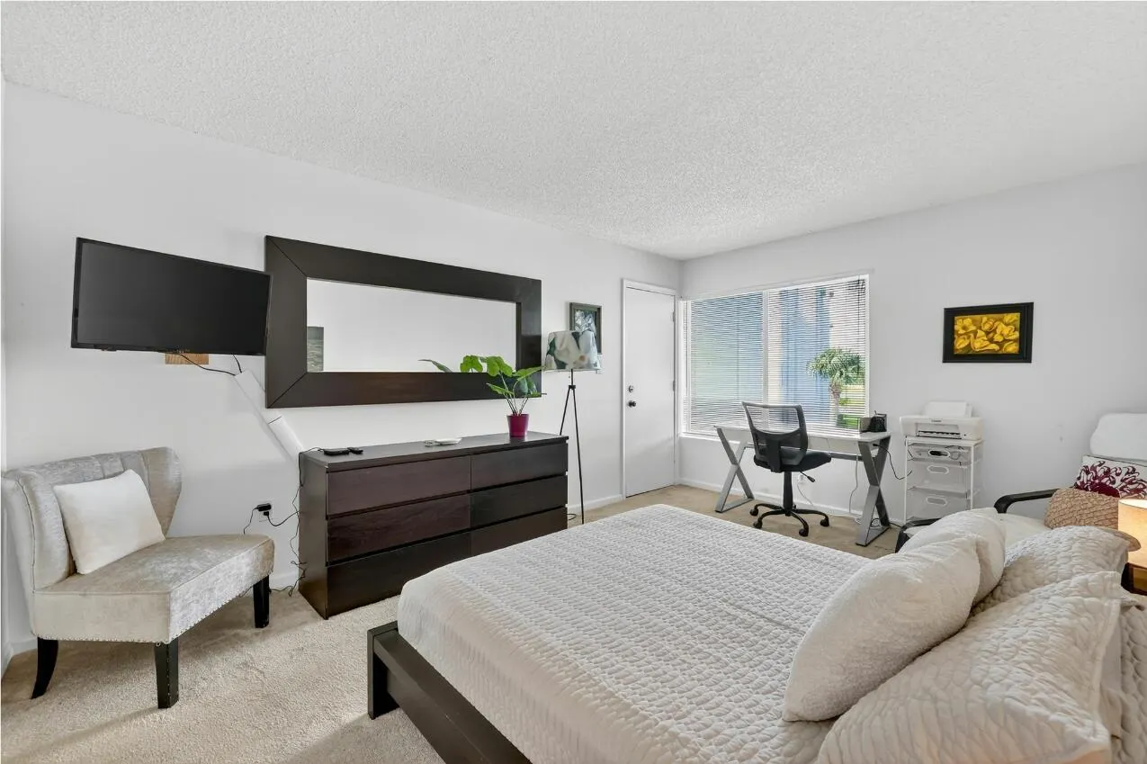 2400 S Ocean Drive, #7333