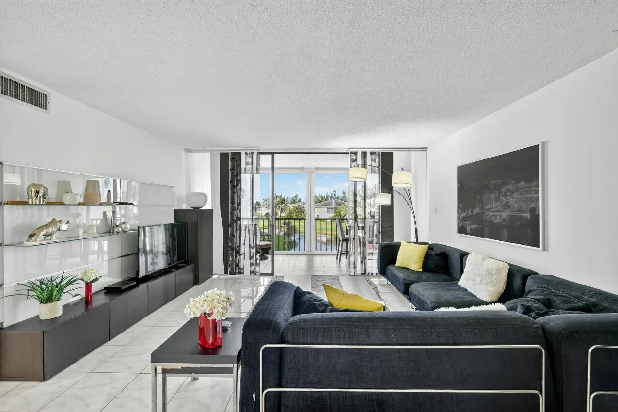 2400 S Ocean Drive, #7333