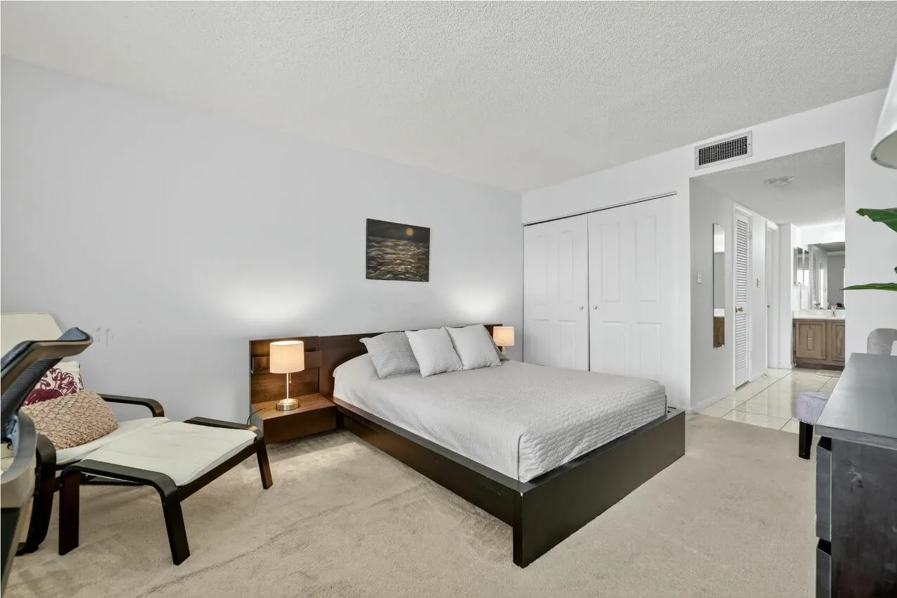 2400 S Ocean Drive, #7333