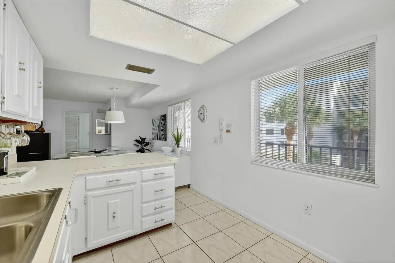 2400 S Ocean Drive, #7333