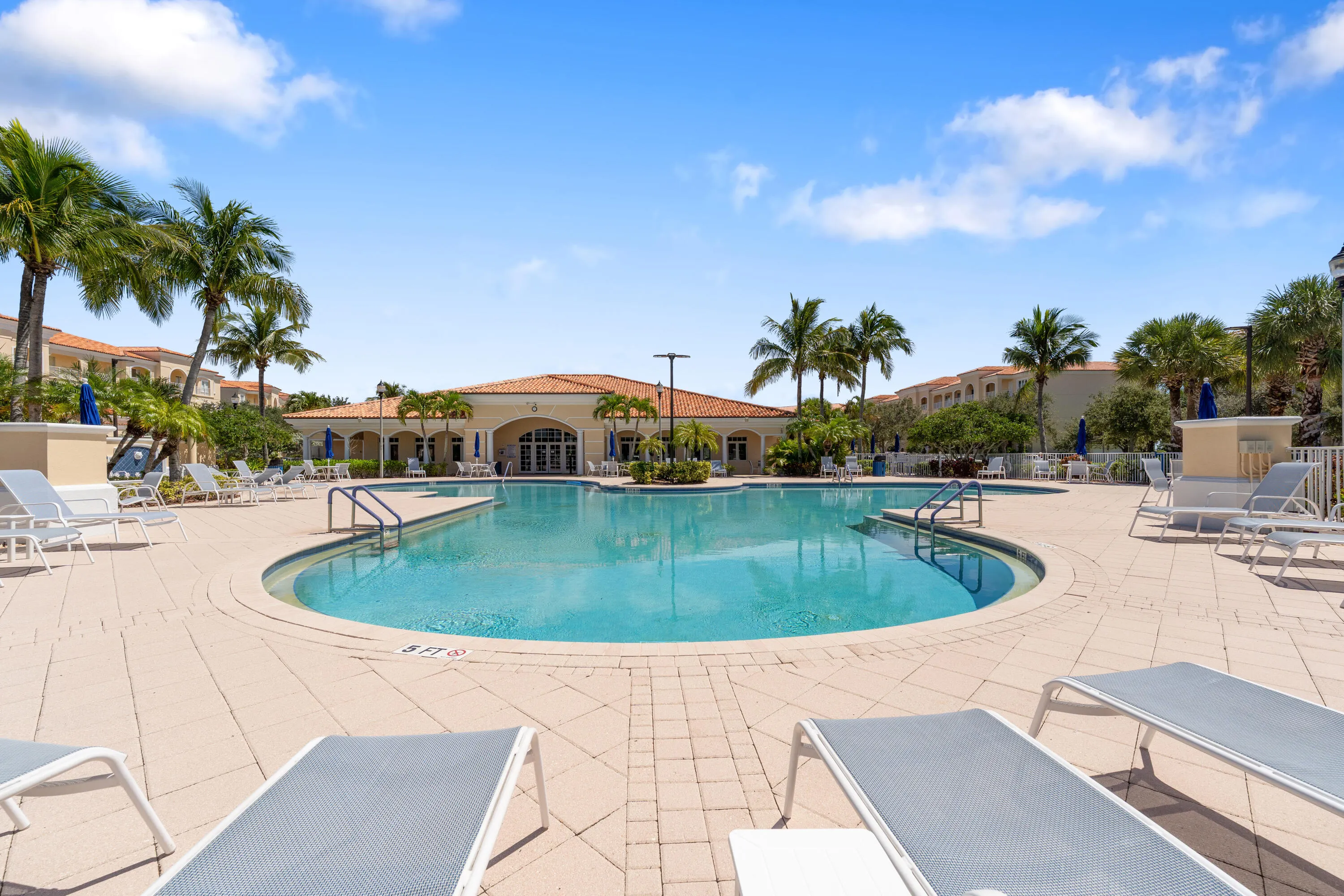 14 W Harbour Isle Drive, #3