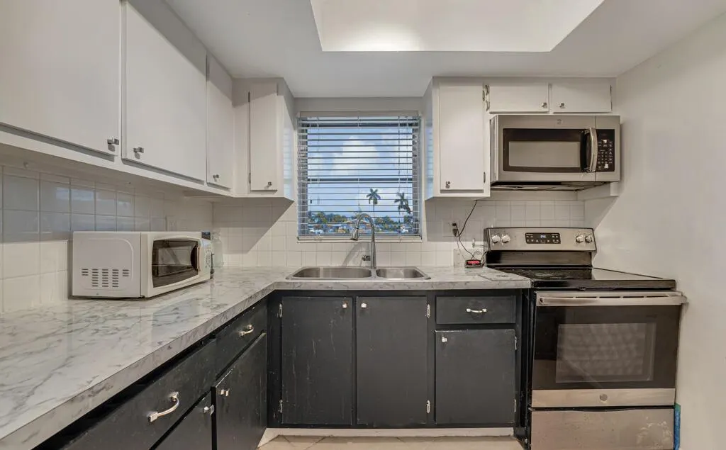 2775 Dudley Drive W, #D