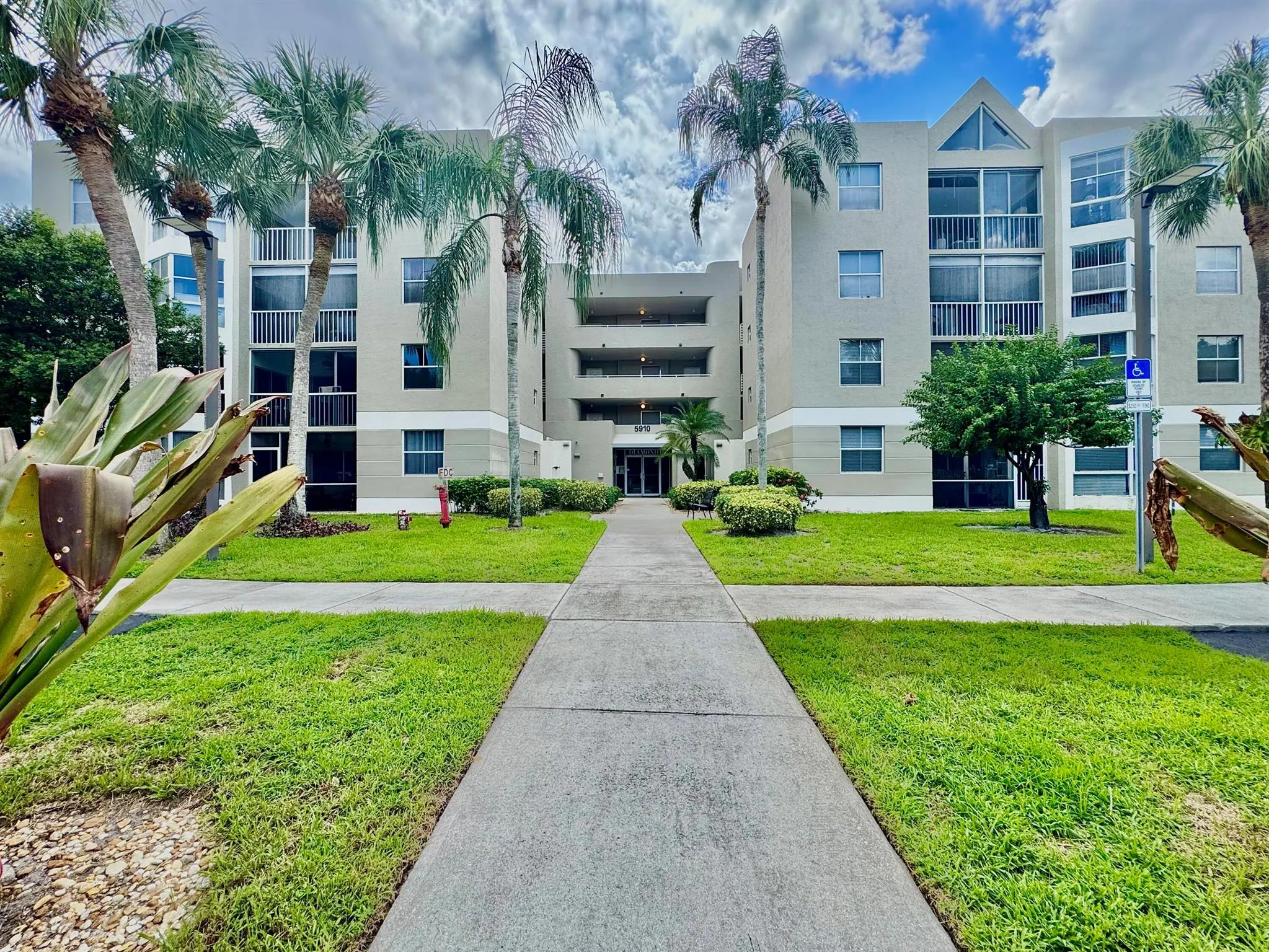 5910 Morningstar Circle, #306