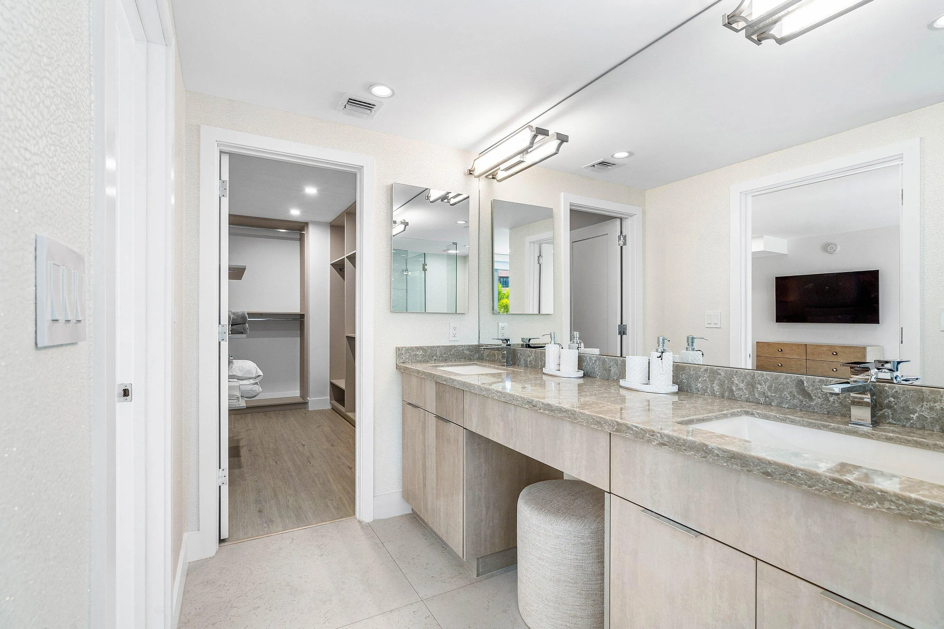 120 SE 5th Avenue, #319