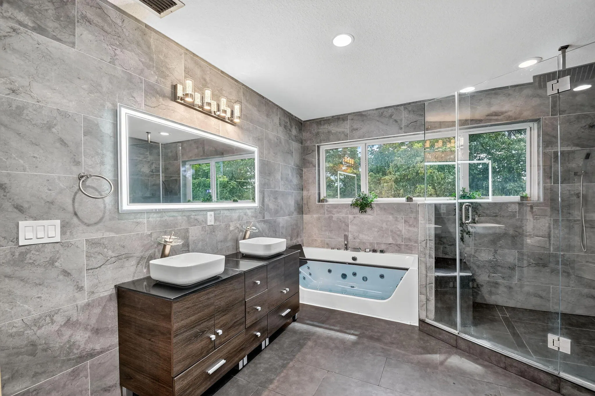 5625 Caranday Palm Drive
