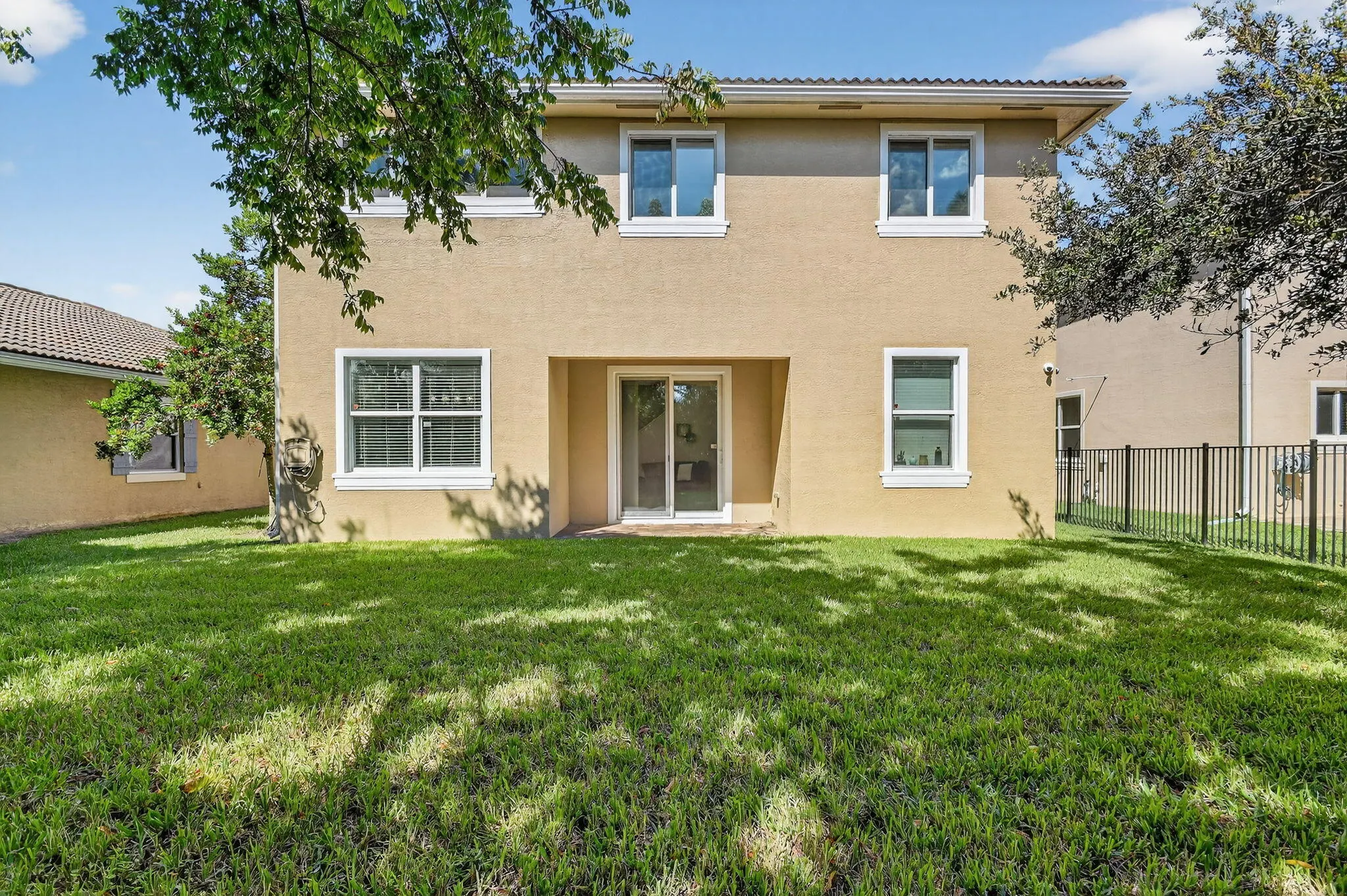 5625 Caranday Palm Drive