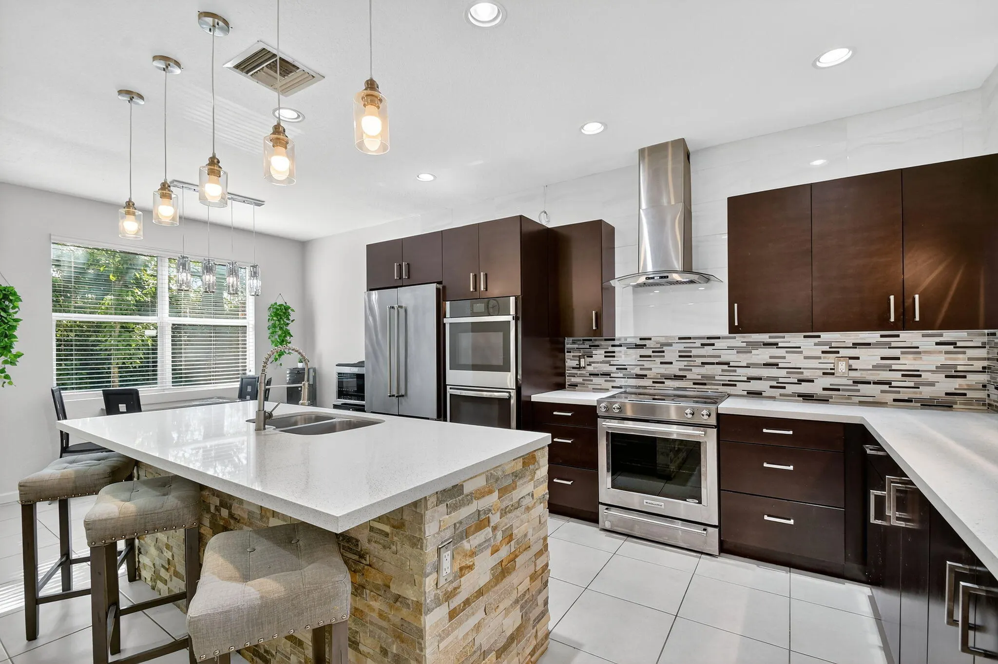 5625 Caranday Palm Drive
