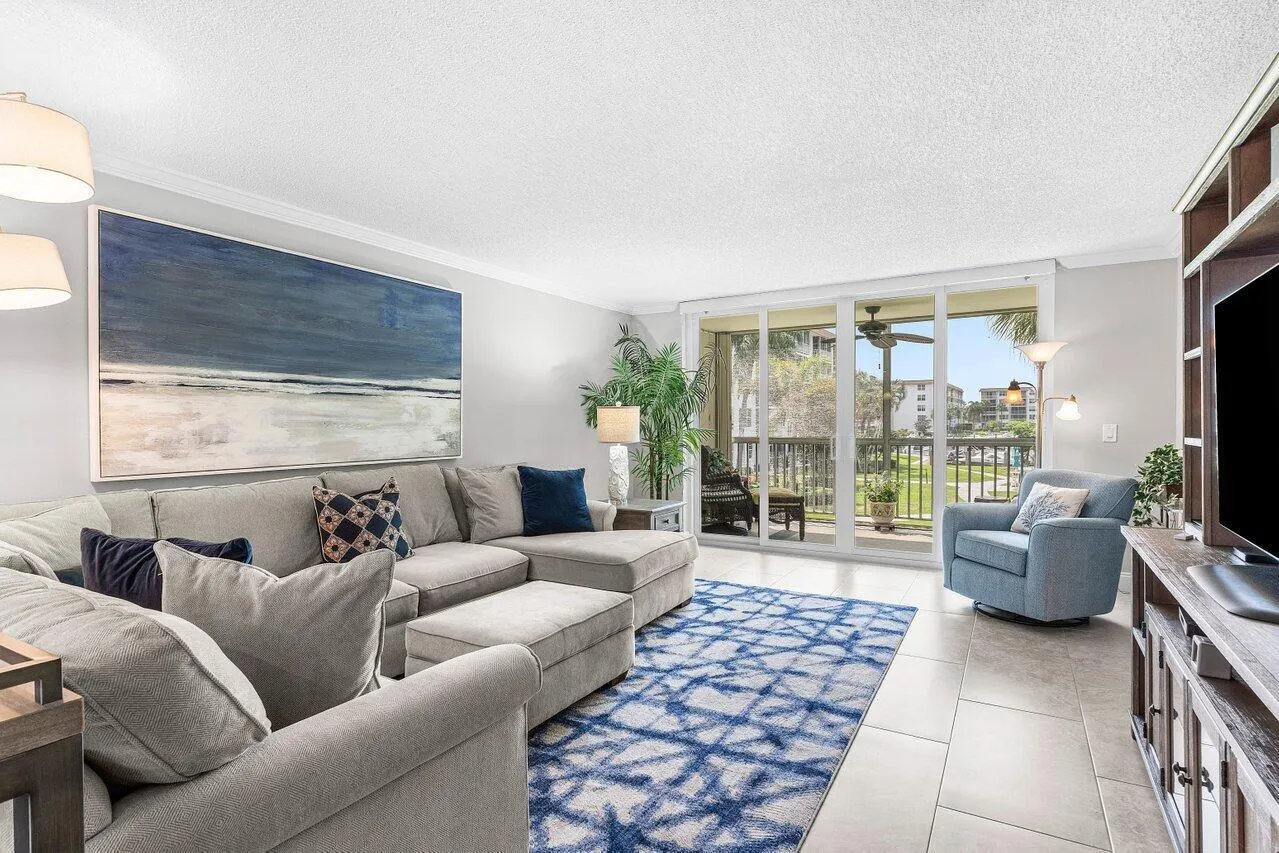 900 Dogwood Drive, #235