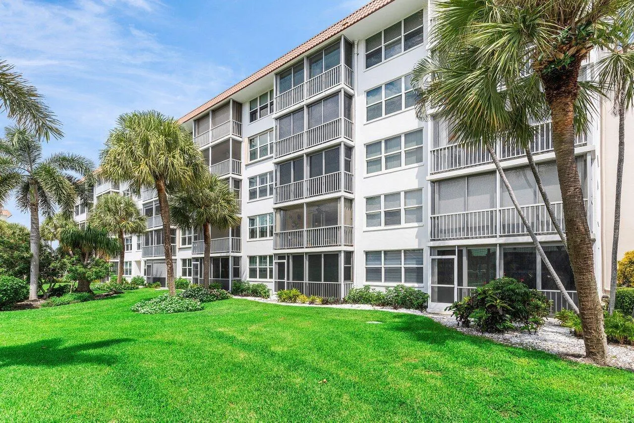 900 Dogwood Drive, #235