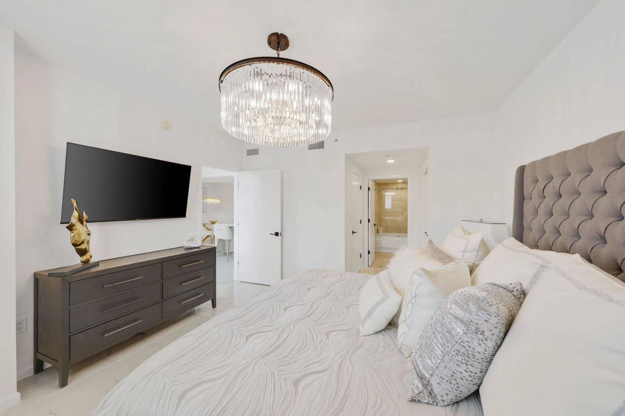 1551 N Flagler Drive, #1216