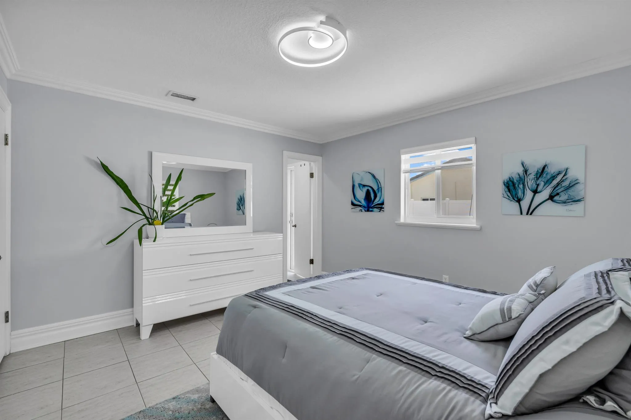 2598 NW 36th Street