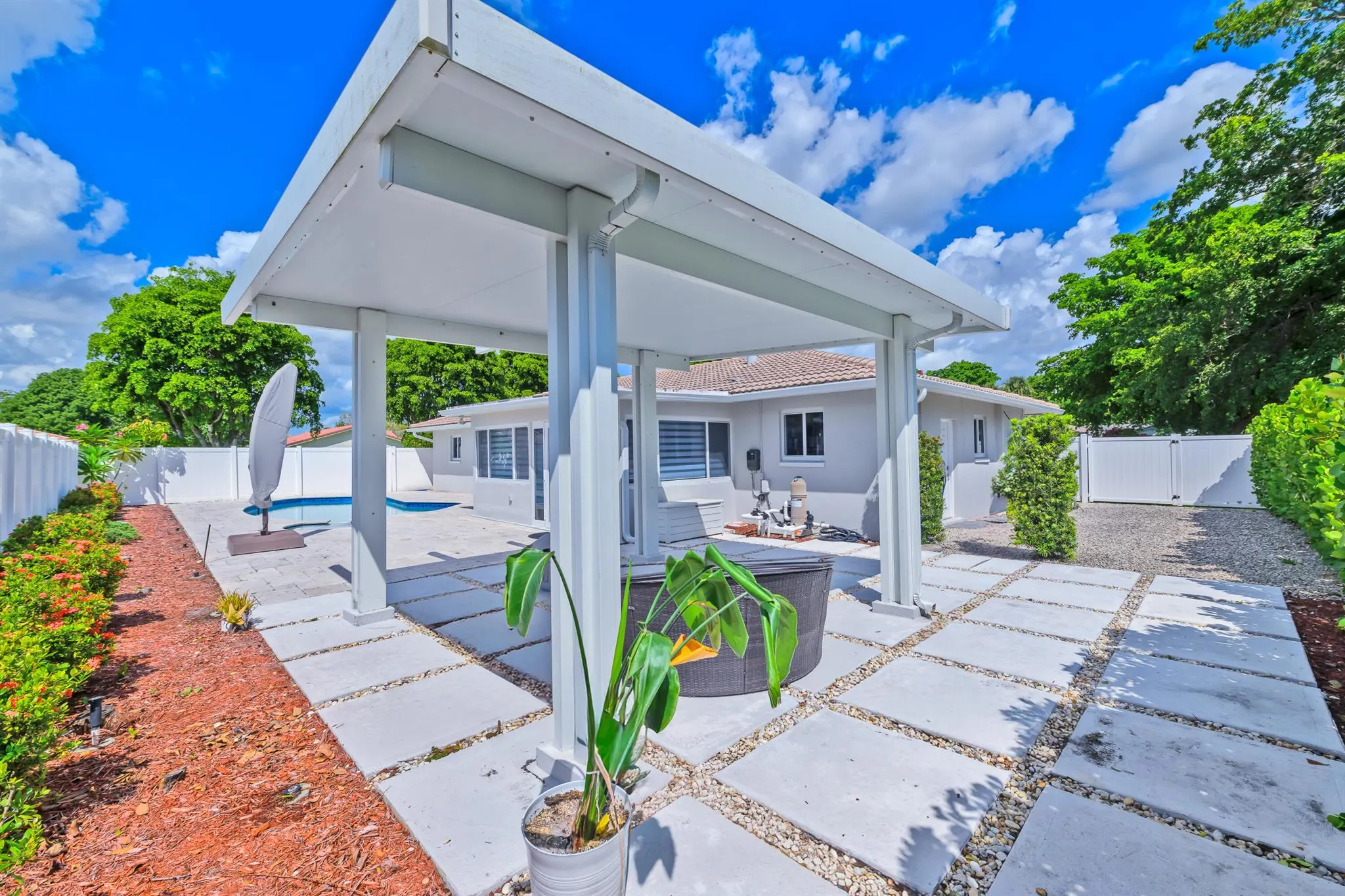 2598 NW 36th Street