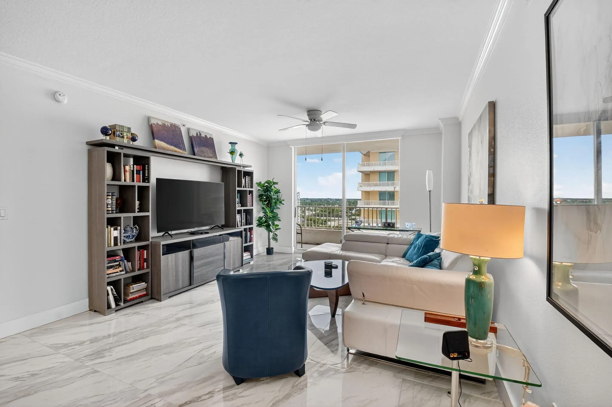625 Casa Loma Boulevard, #1409