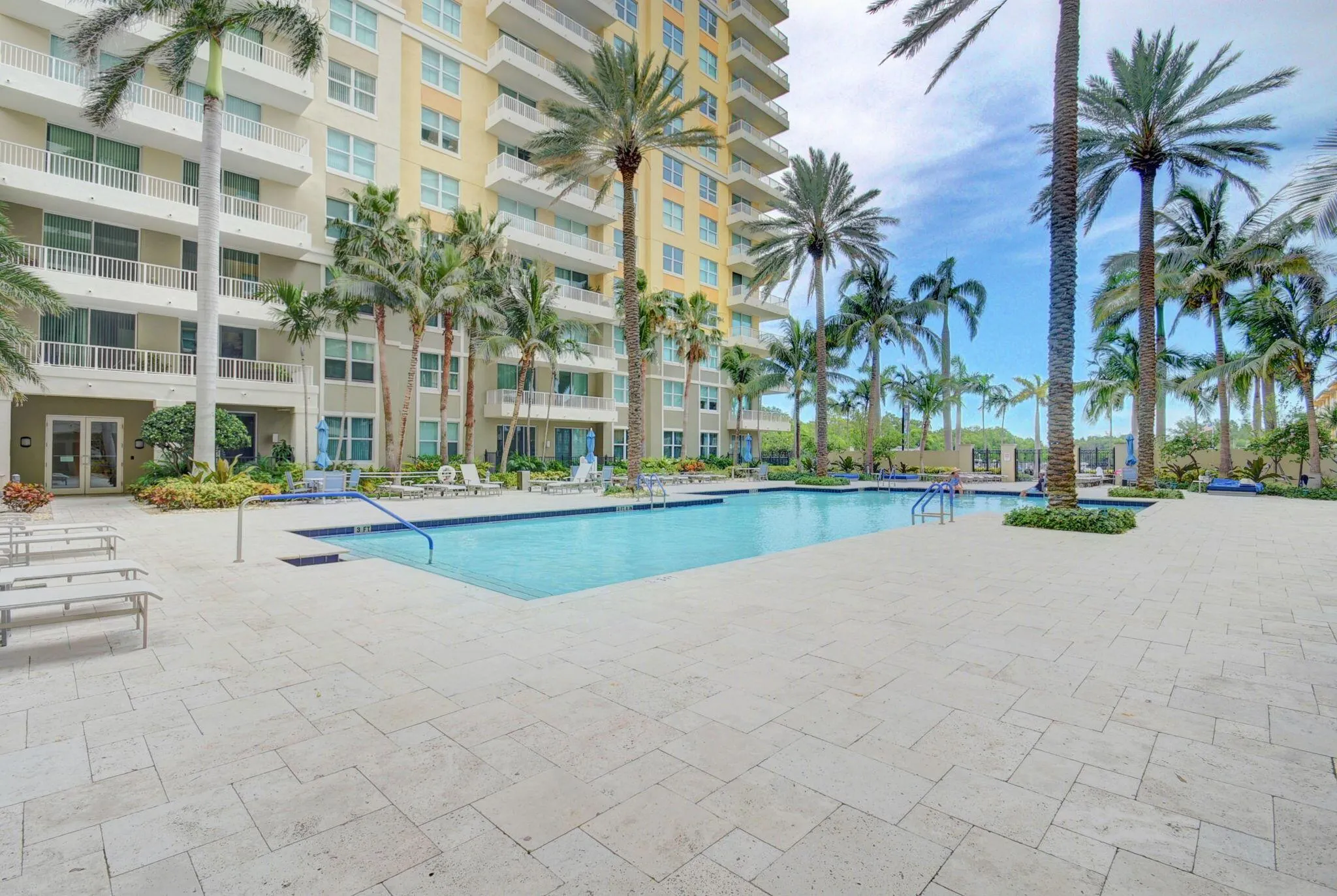 625 Casa Loma Boulevard, #1409